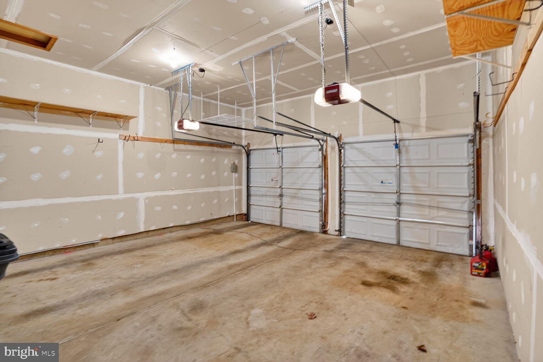 VICTORY LAKES - Residential