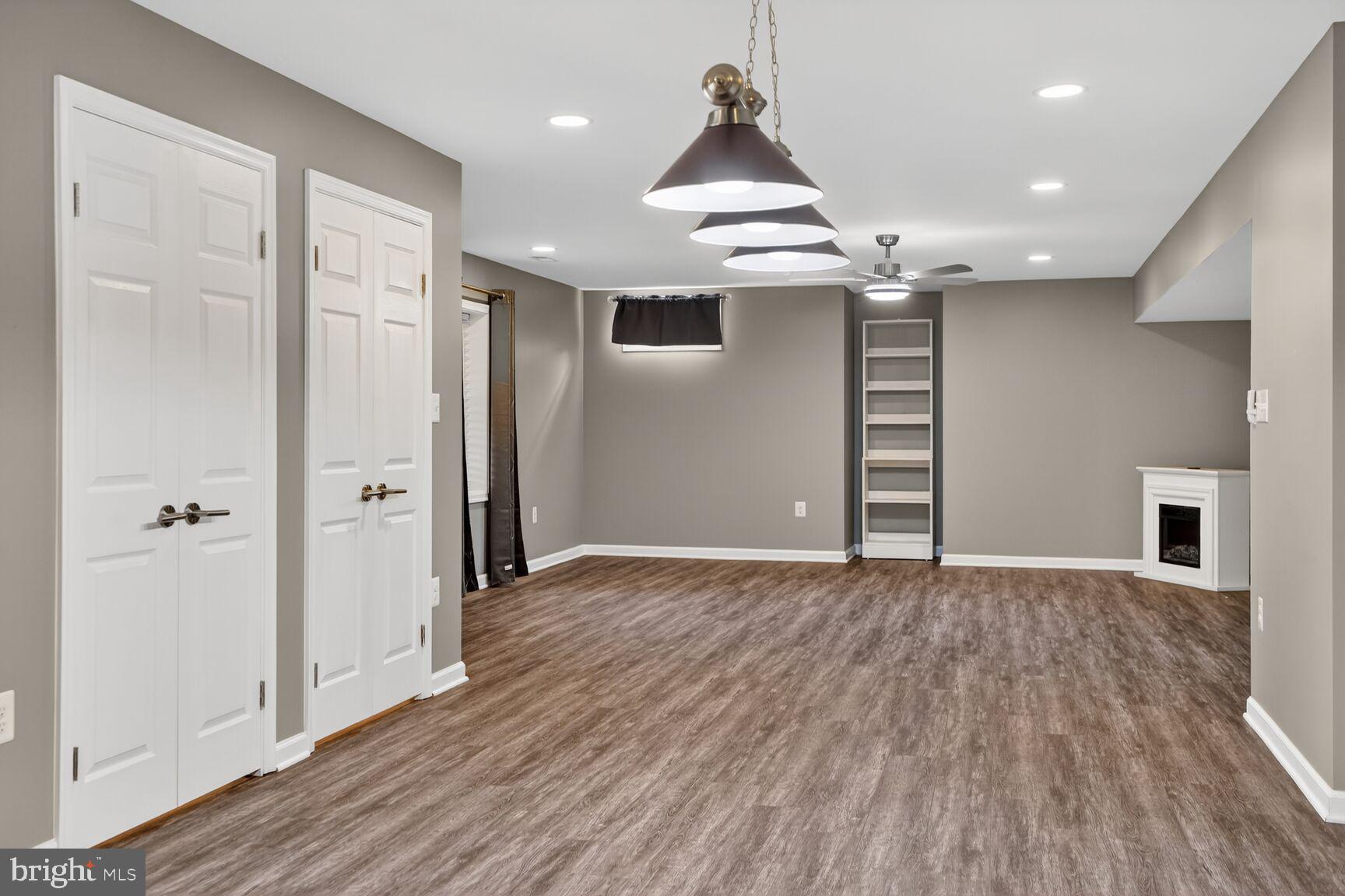 VICTORY LAKES - Residential