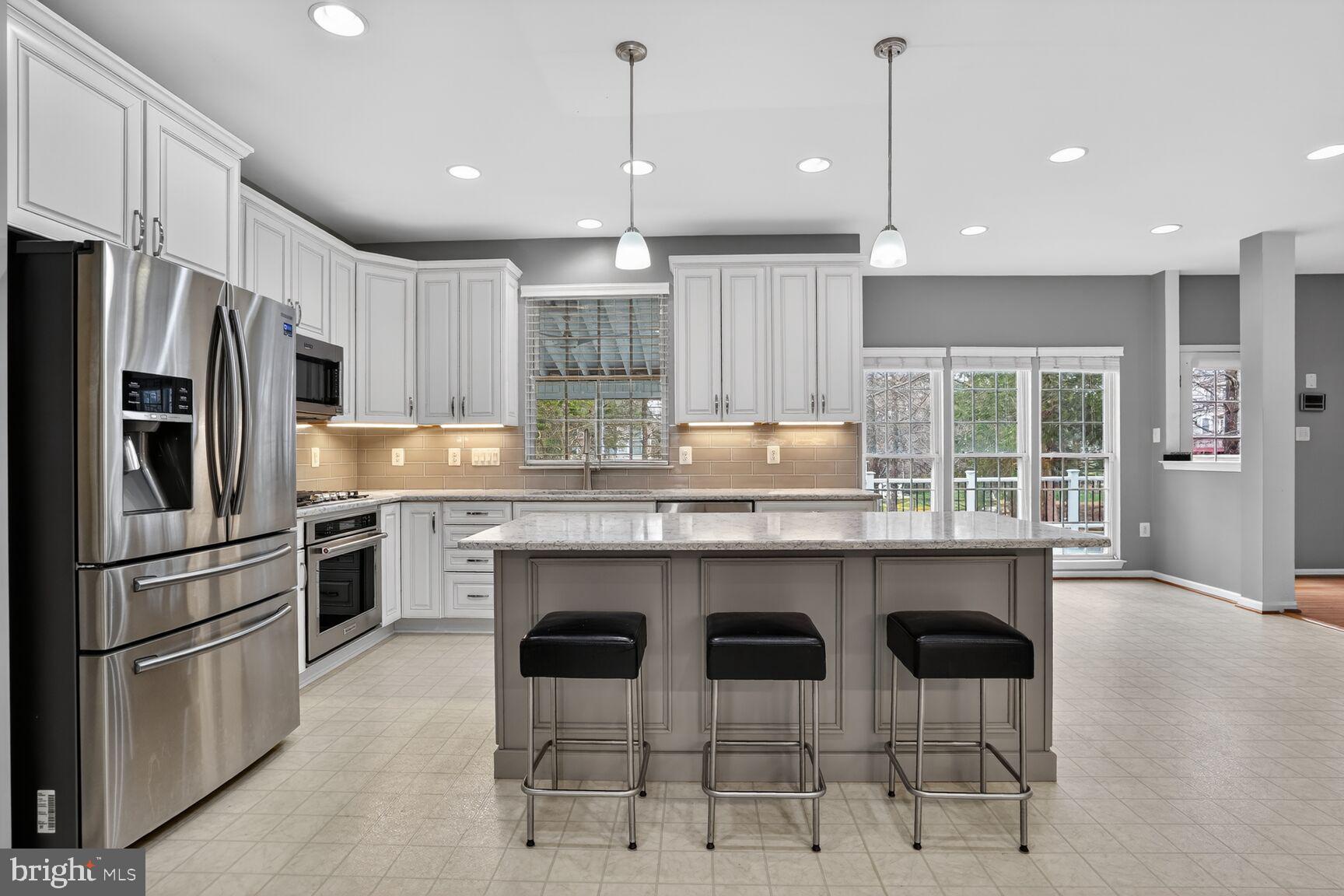 VICTORY LAKES - Residential