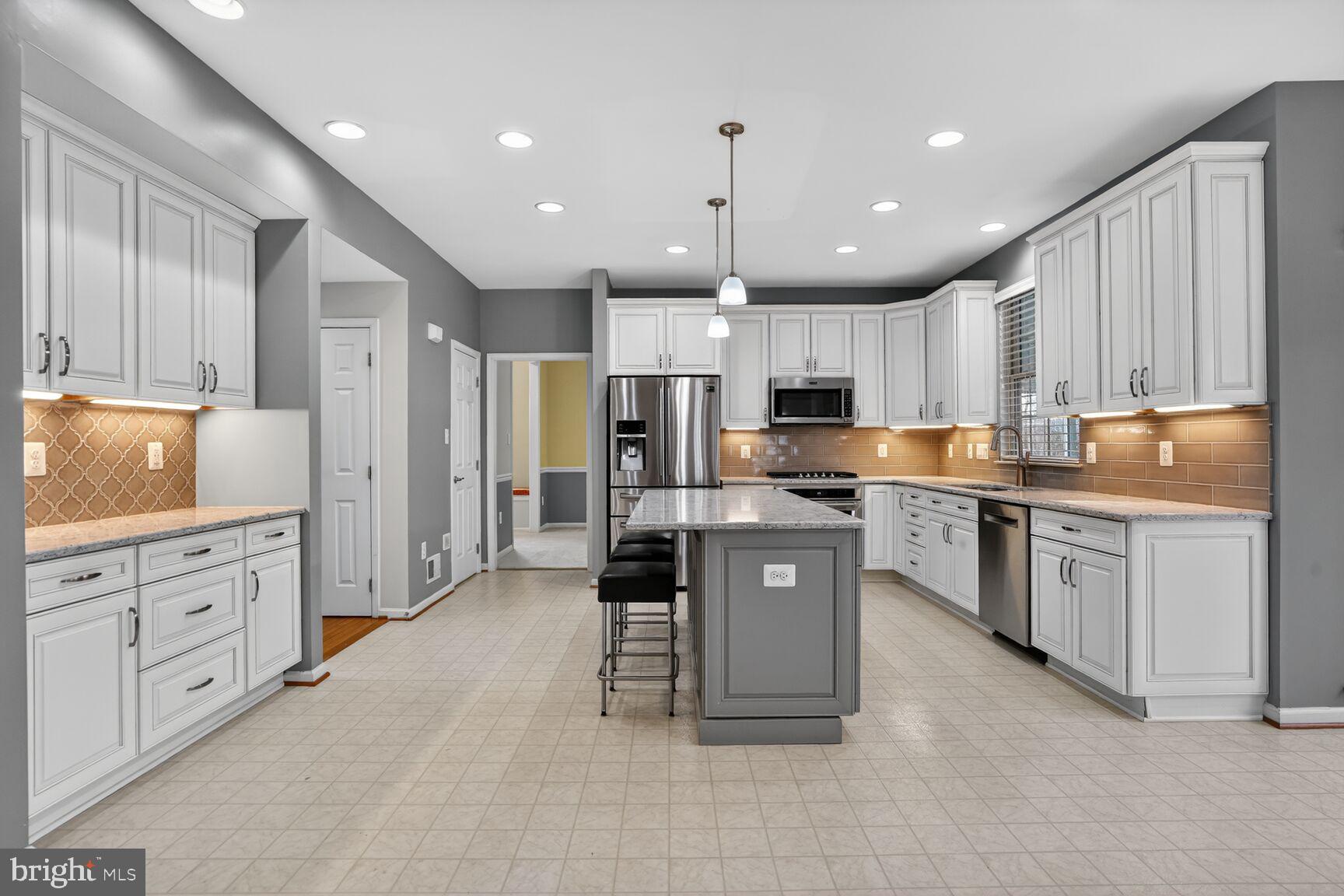 VICTORY LAKES - Residential