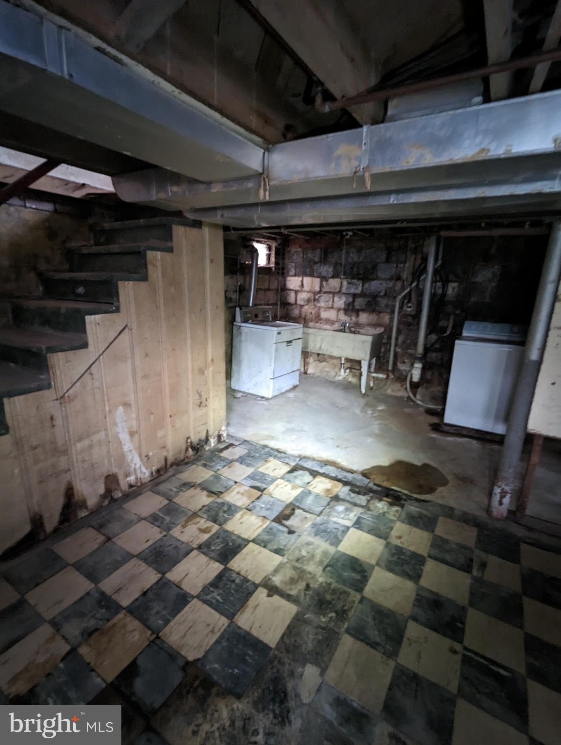 CAROLE HIGHLANDS - Residential