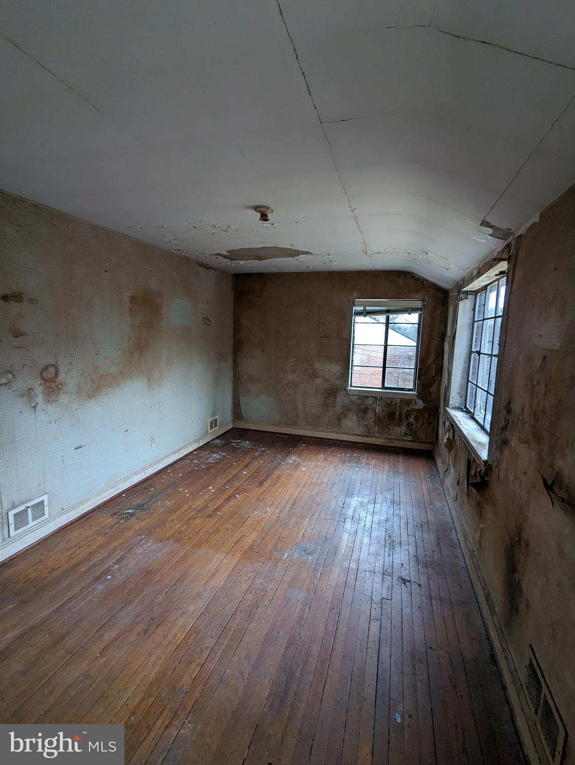 CAROLE HIGHLANDS - Residential