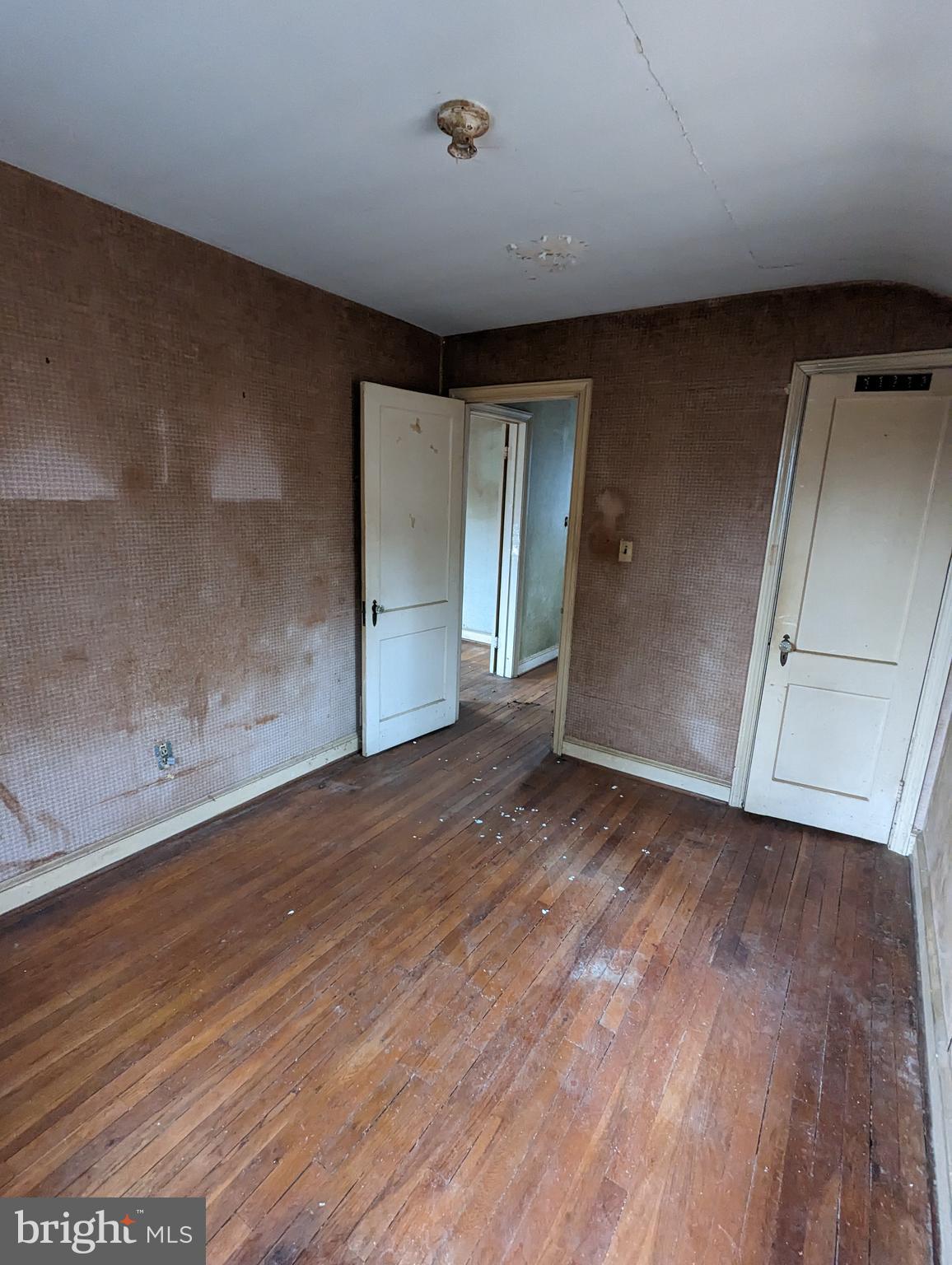 CAROLE HIGHLANDS - Residential