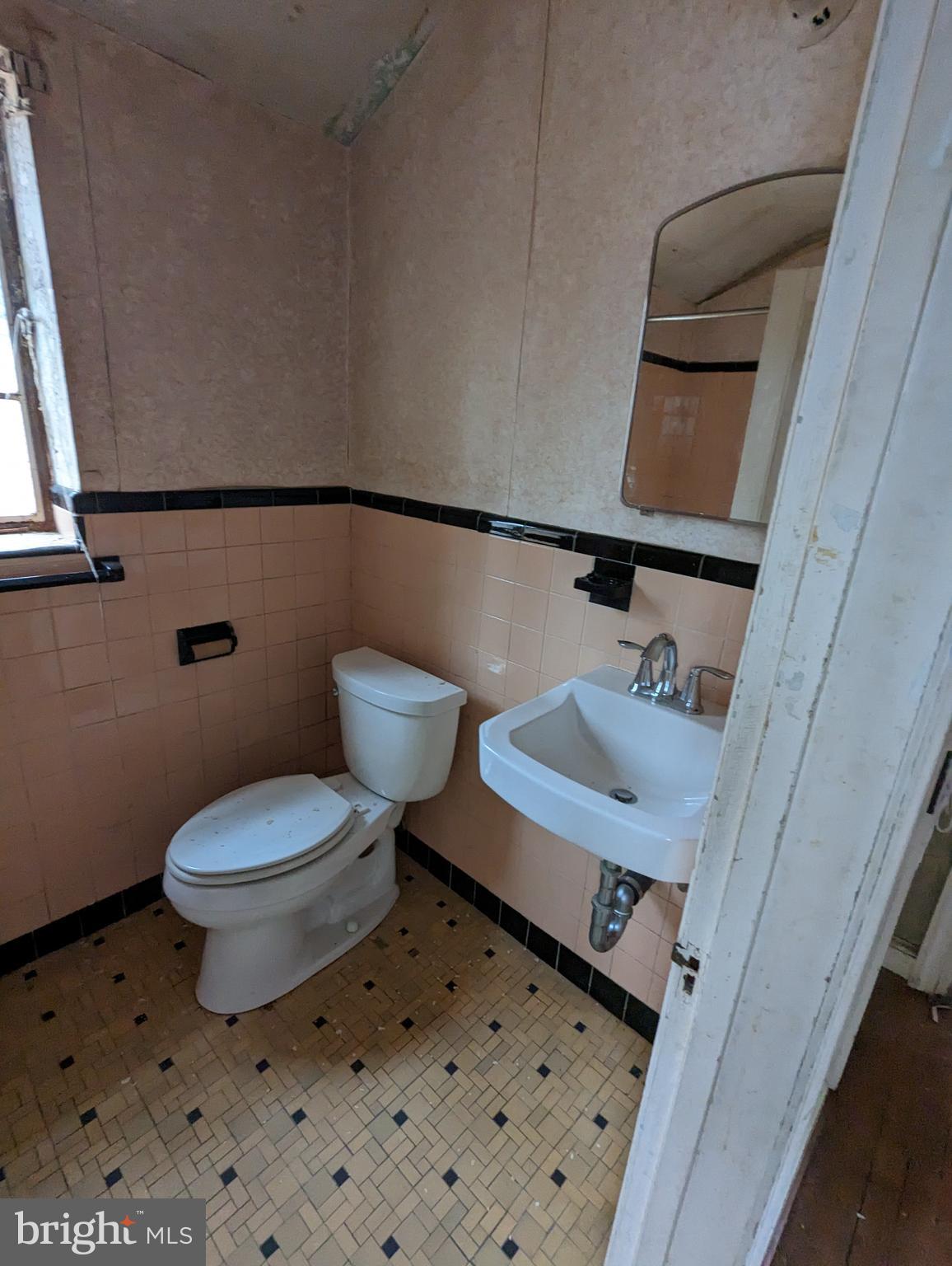 CAROLE HIGHLANDS - Residential