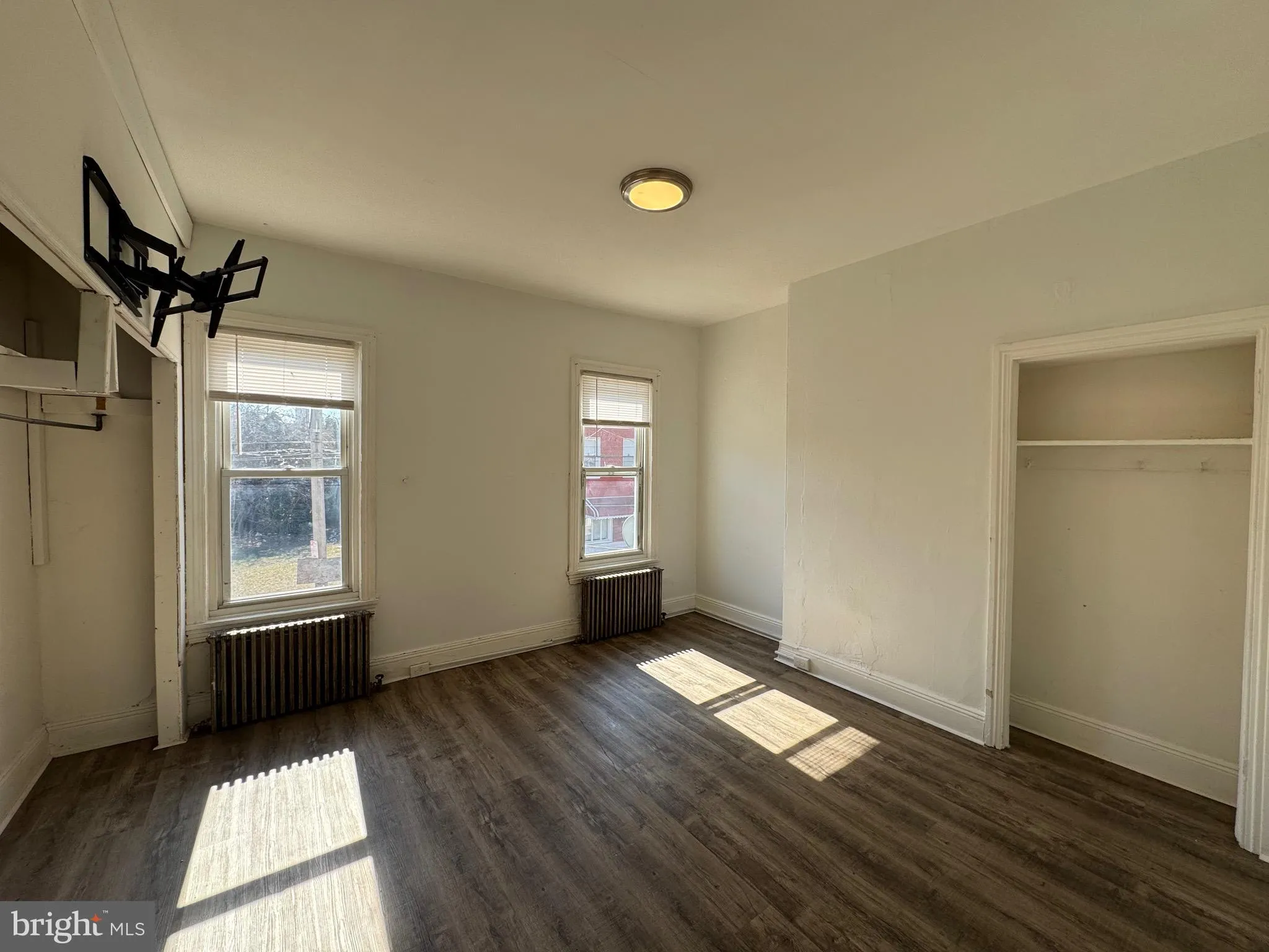 Philadelphia, Pennsylvania 19133, United States, 3 Bedrooms Bedrooms, ,2 BathroomsBathrooms,Residential,Pending,78938