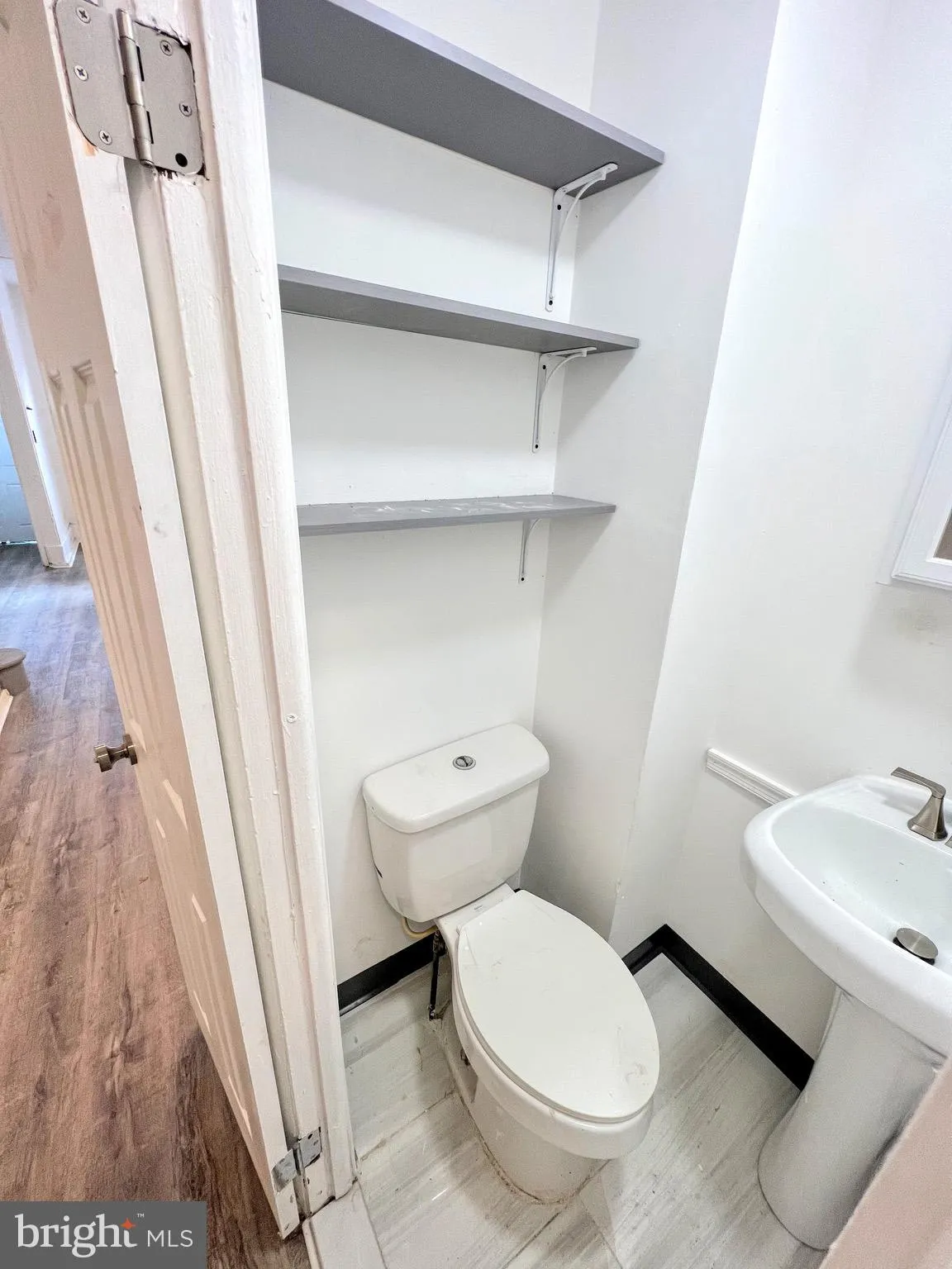 Philadelphia, Pennsylvania 19133, United States, 3 Bedrooms Bedrooms, ,2 BathroomsBathrooms,Residential,Pending,78938