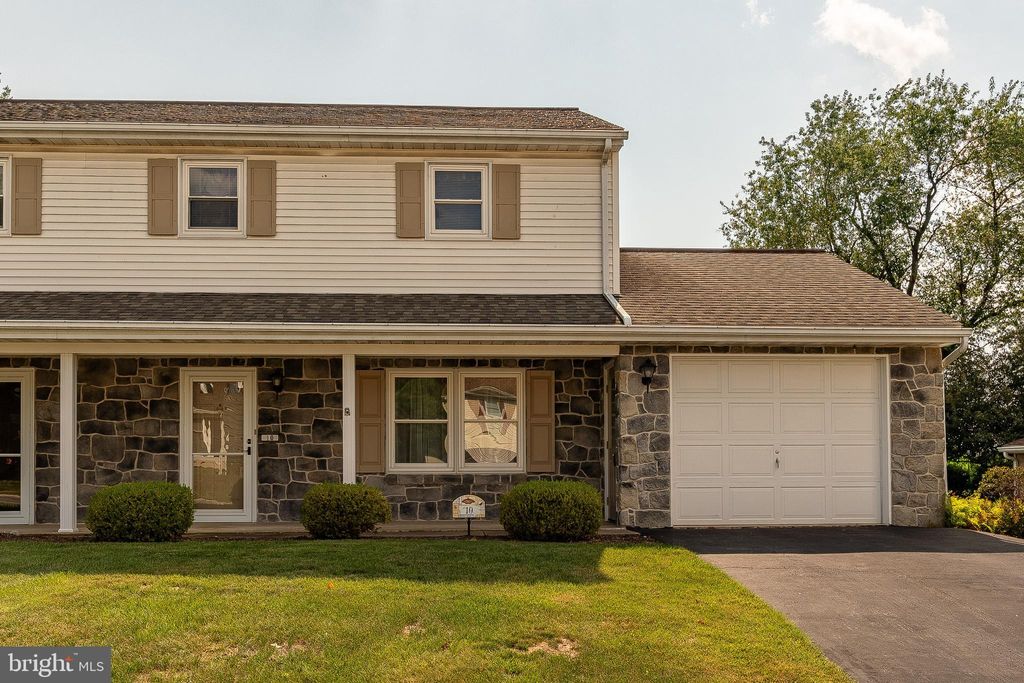 Photo of 10 ORIOLE DR, EPHRATA, PA 17522 (MLS # PALA2039132)