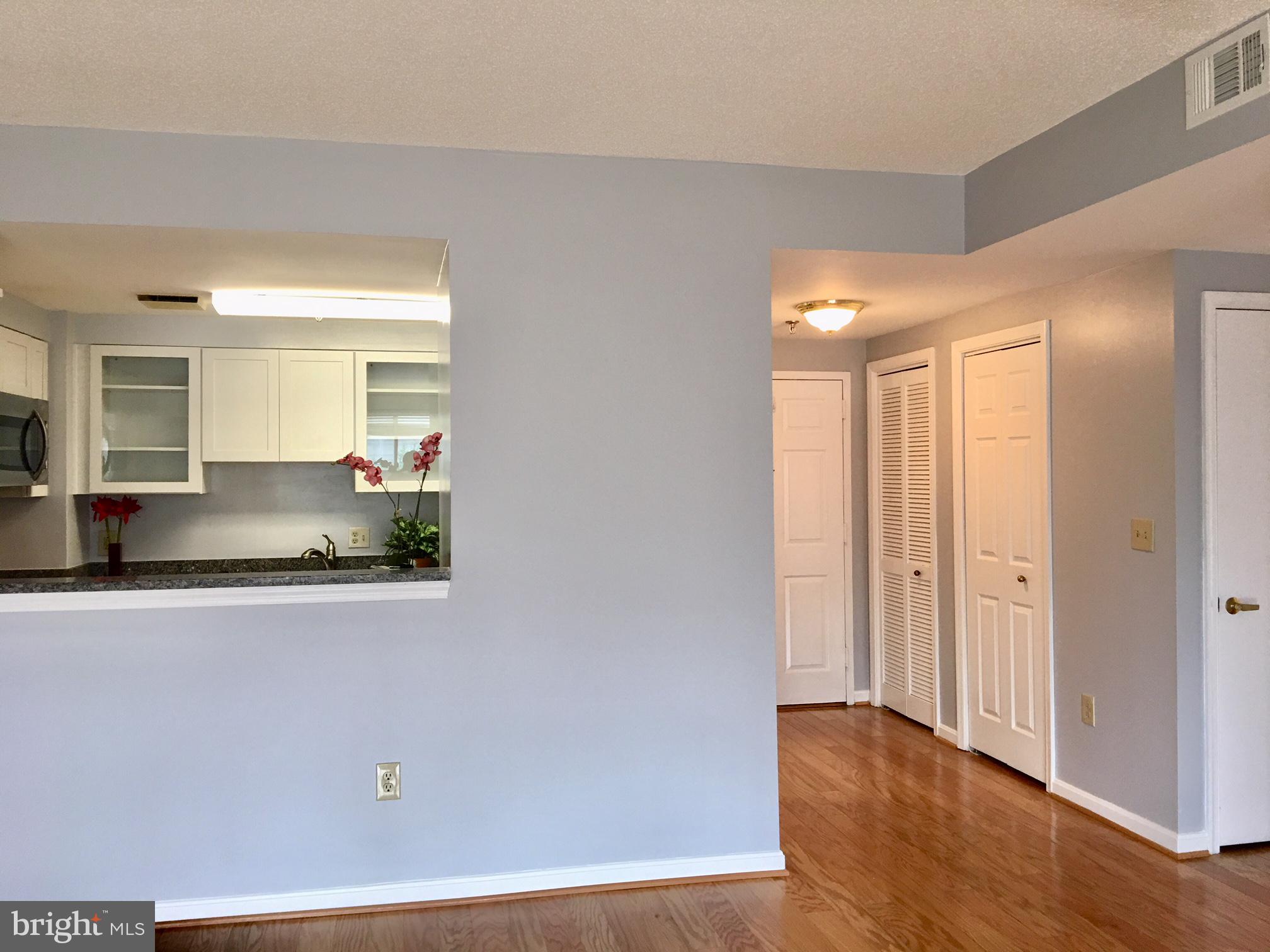 22 COURTHOUSE SQUARE 407