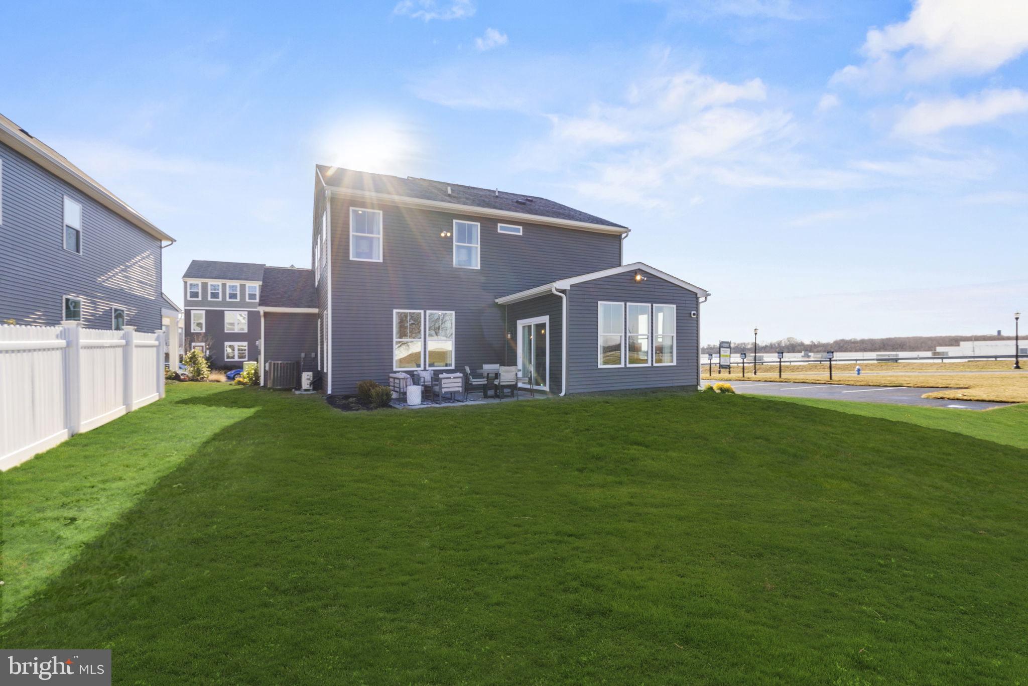 PRESIDENTS POINTE - Residential