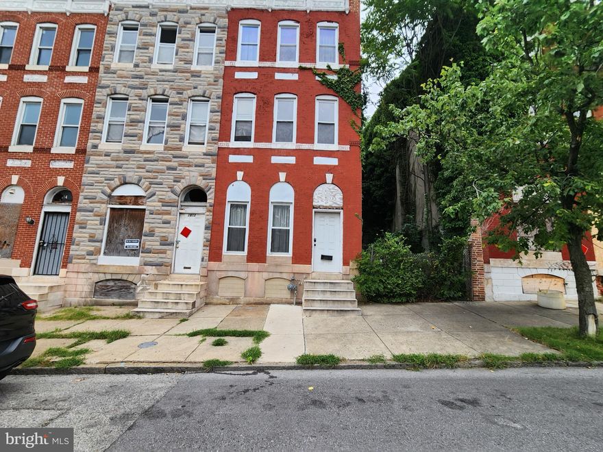 ONLINE AUCTION: Bidding begins 9/16/2025 @ 10:00 AM. Bidding ends 9/18/2025 @ 12:10 PM. List Price is Suggested Opening Bid. Deposit: $7,500

3-story end-unit townhouse in the Harlem Park neighborhood.
Located near Grace Medical Center and Westside Shopping Center.
Nearest traffic arteries are N Monroe St and W Franklin St.
Property is believed to be vacant.
