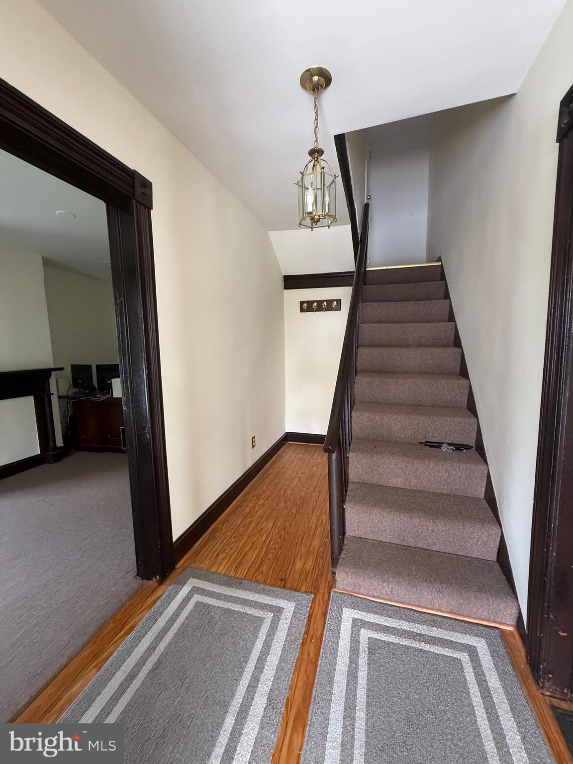 1331 N MAIN STREET MAIN FLOOR