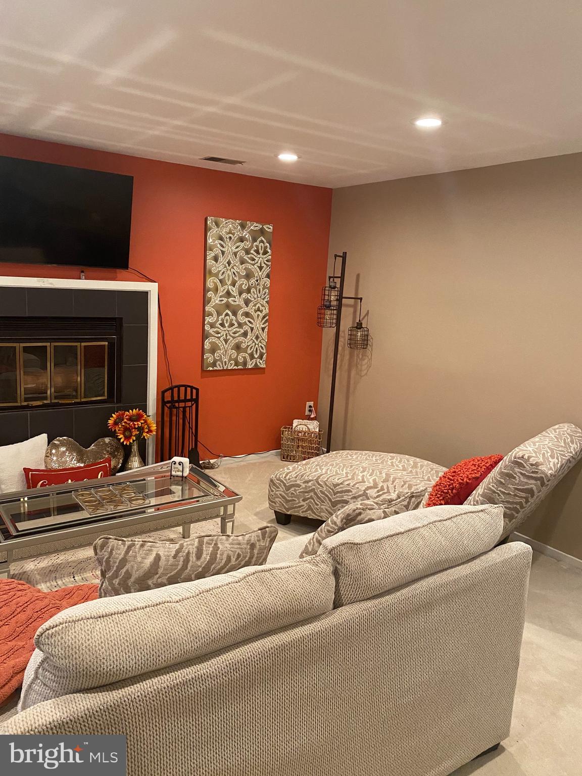 BEDFORD COMMONS - Residential