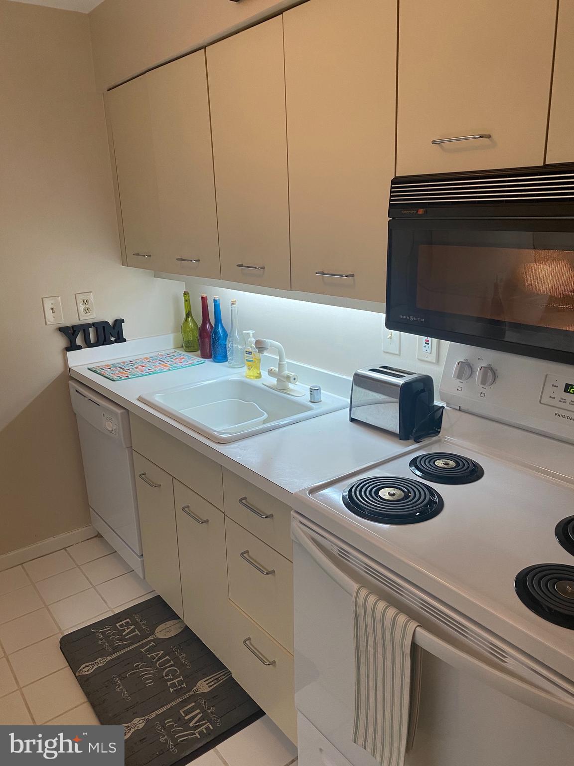 BEDFORD COMMONS - Residential