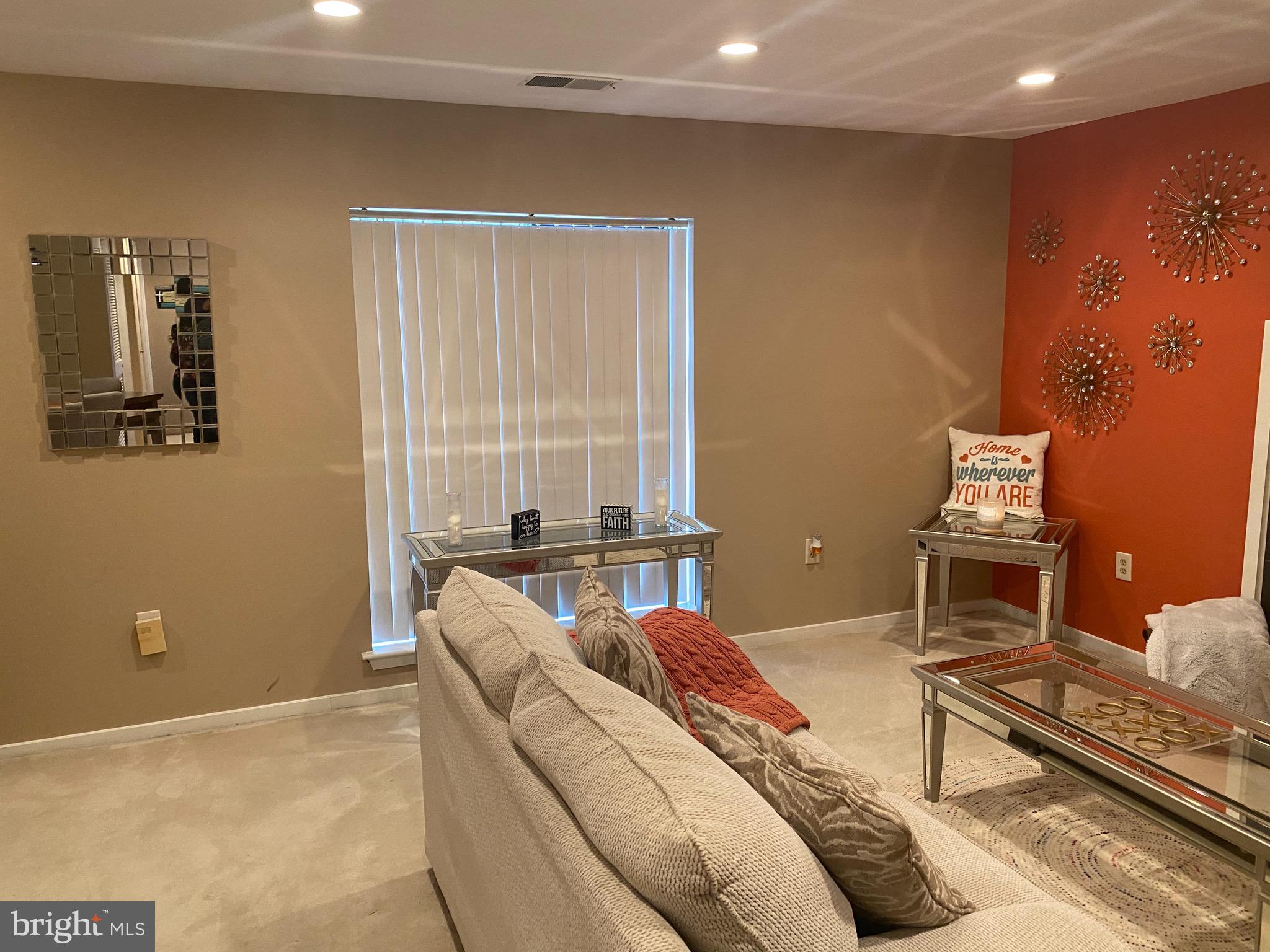 BEDFORD COMMONS - Residential