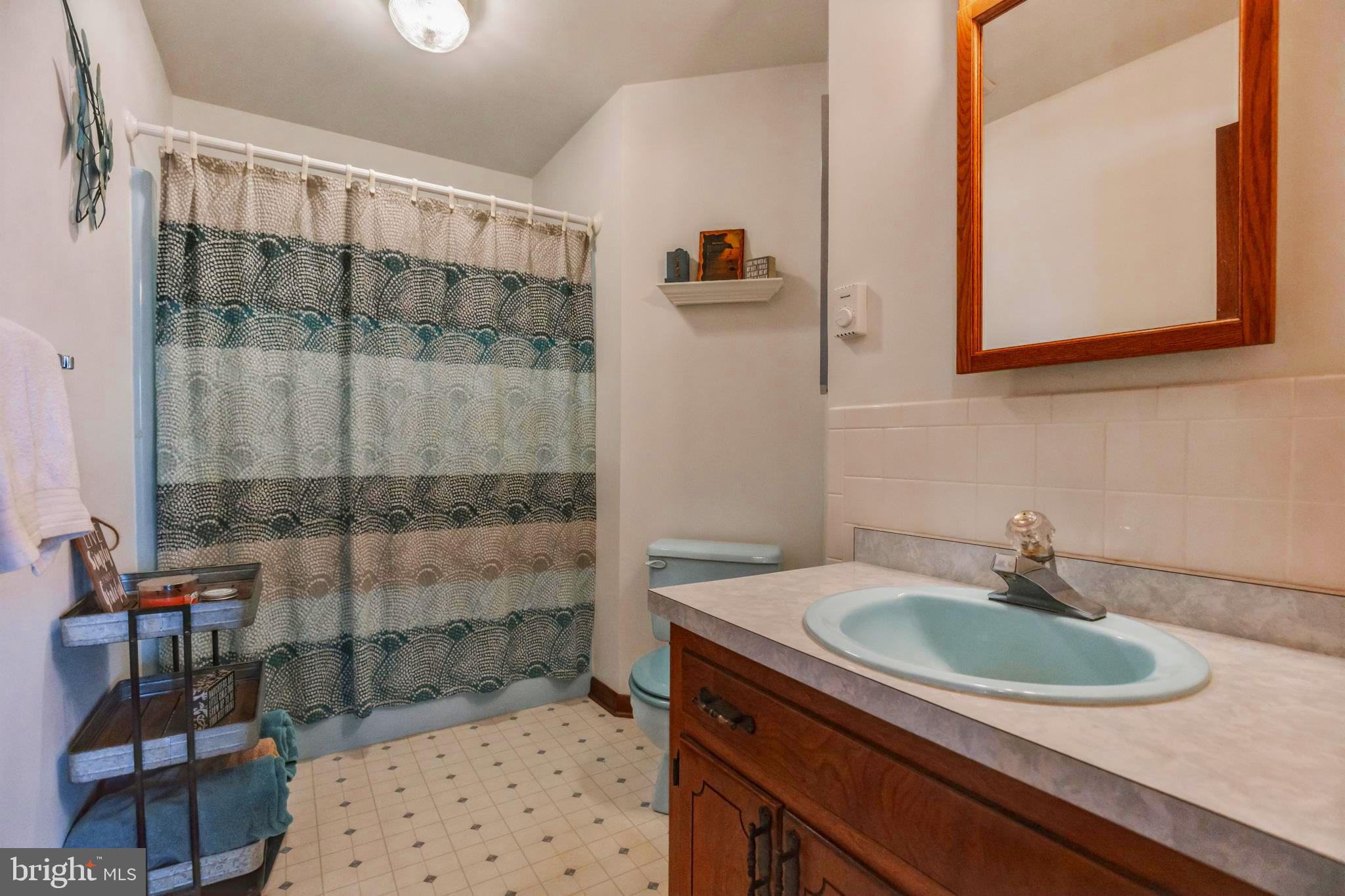 HOLLYWOOD SHORES - Residential