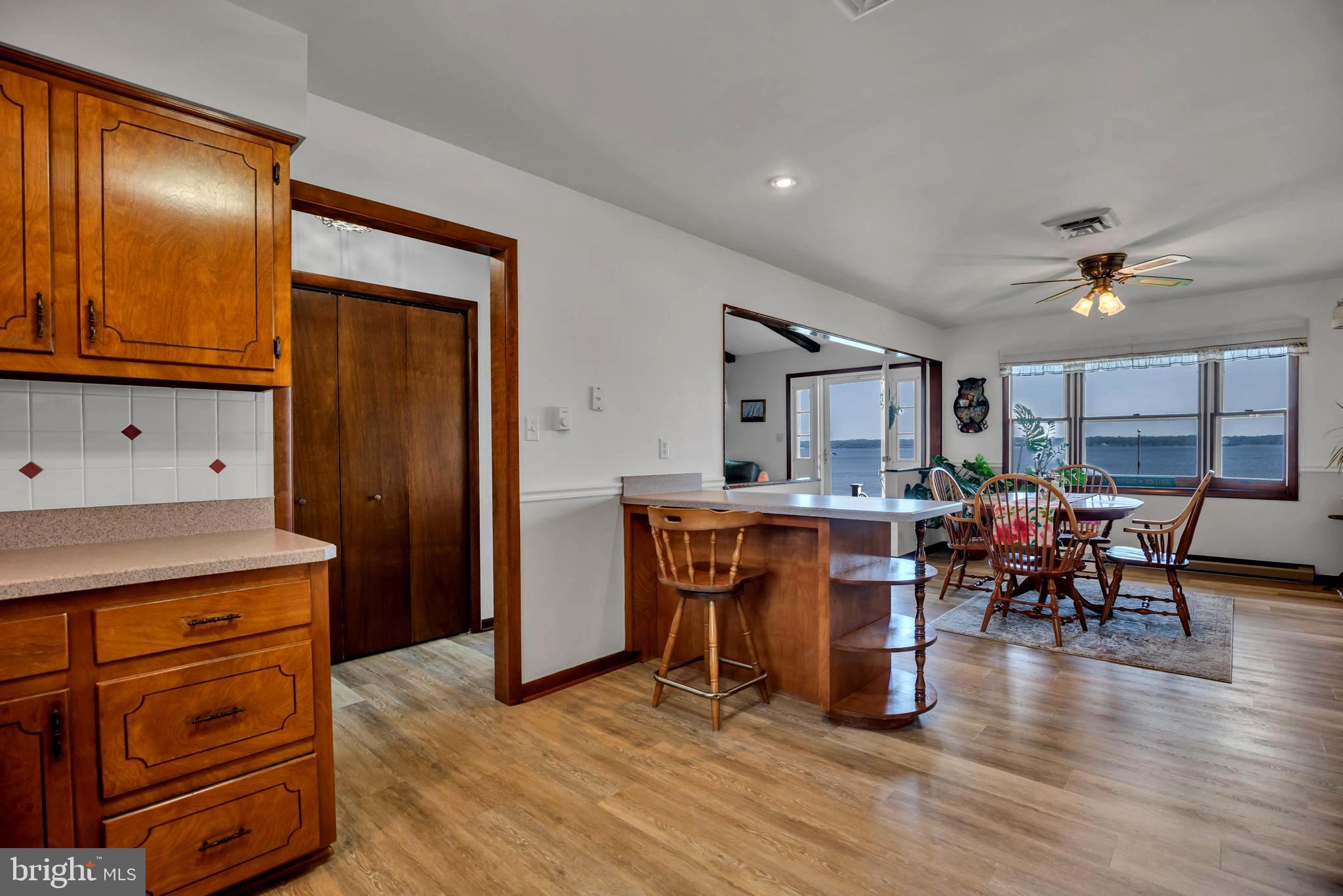 HOLLYWOOD SHORES - Residential