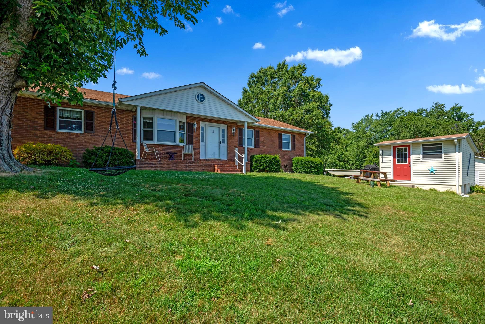 HOLLYWOOD SHORES - Residential