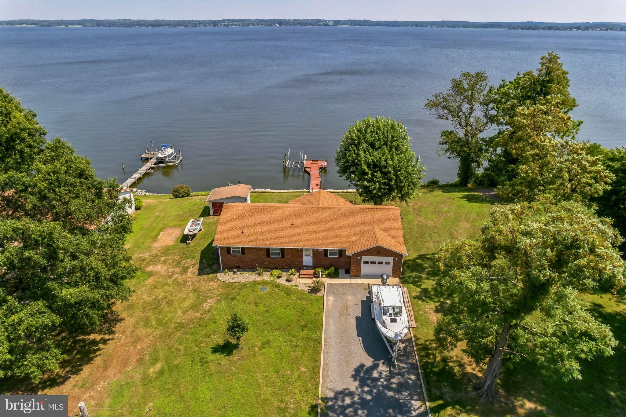 HOLLYWOOD SHORES - Residential