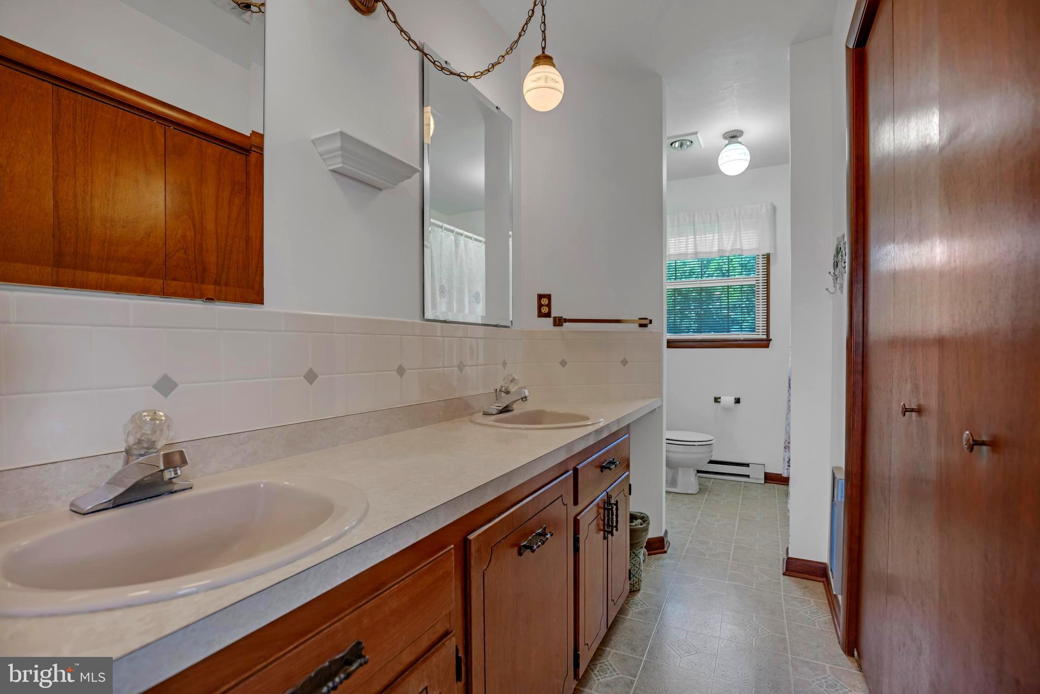 HOLLYWOOD SHORES - Residential