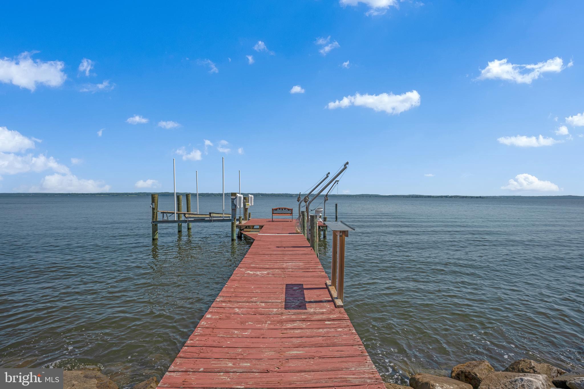 HOLLYWOOD SHORES - Residential