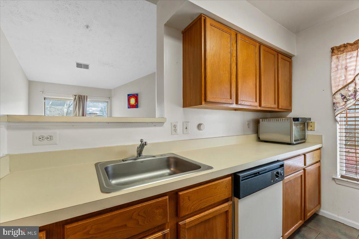 LARGO TOWN CENTER CONDOMINIUMS - Residential