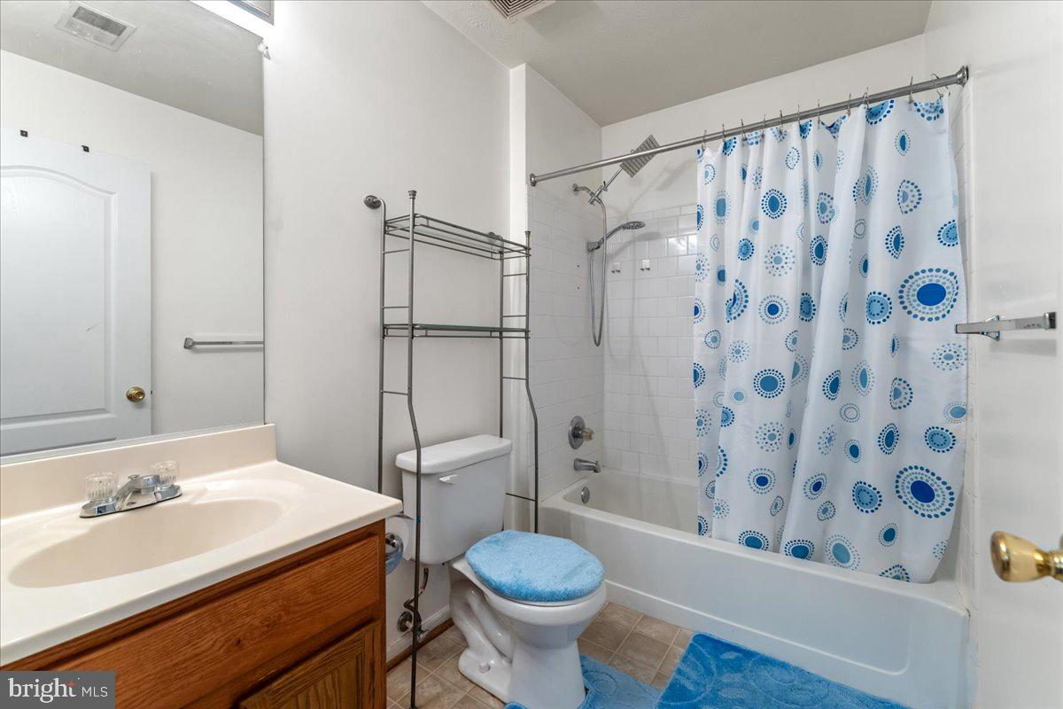 LARGO TOWN CENTER CONDOMINIUMS - Residential