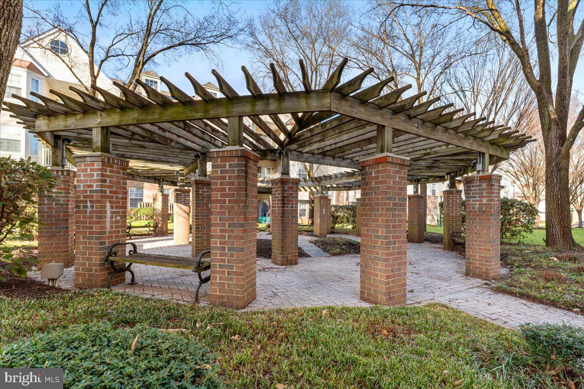 LARGO TOWN CENTER CONDOMINIUMS - Residential