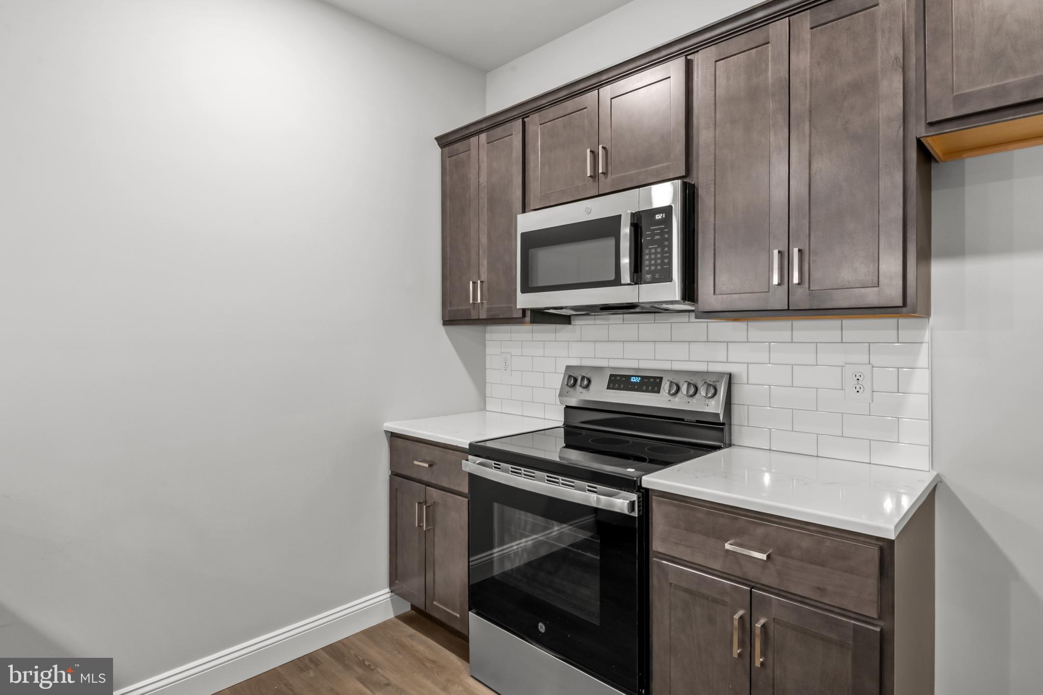 HAWKSTONE VILLAGE - Residential