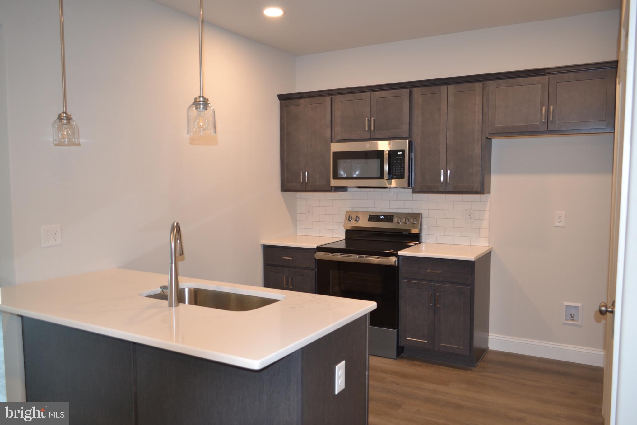 HAWKSTONE VILLAGE - Residential