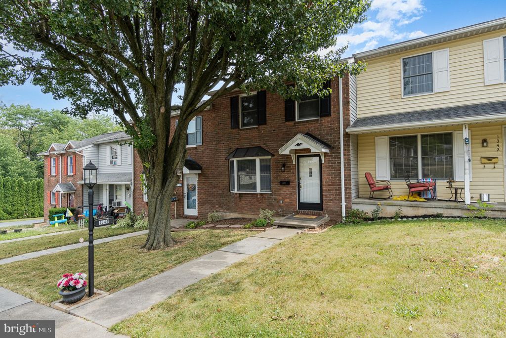 Photo of 1344 S MOUNT JOY ST, ELIZABETHTOWN, PA 17022 (MLS # PALA2036832)