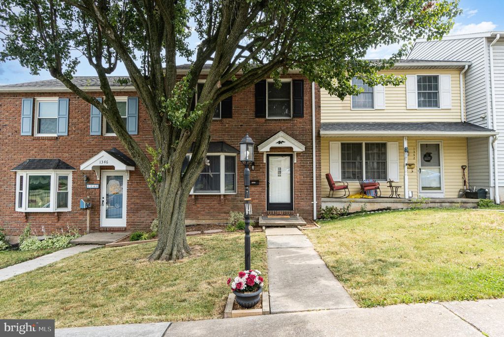 Photo of 1344 S MOUNT JOY ST, ELIZABETHTOWN, PA 17022 (MLS # PALA2036832)