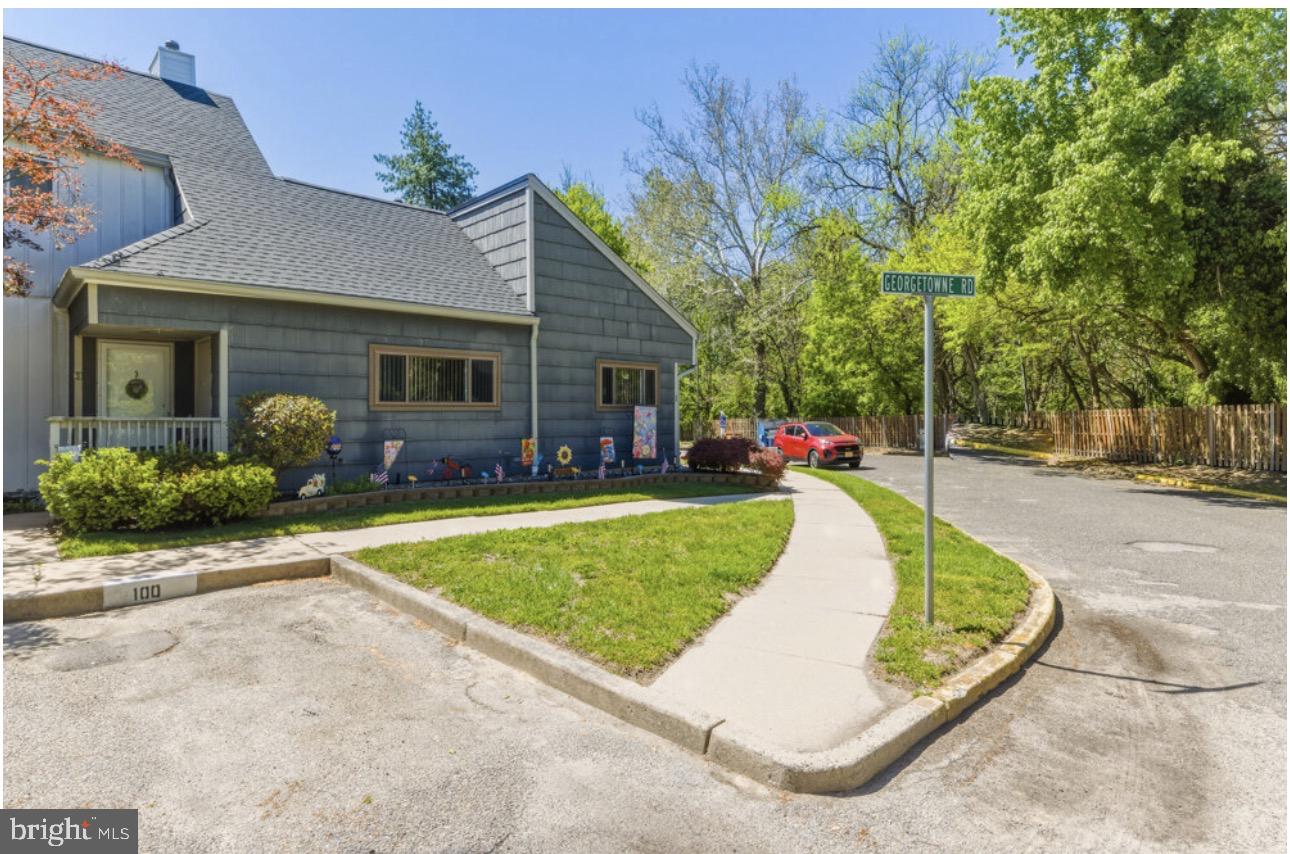 1 GEORGETOWNE