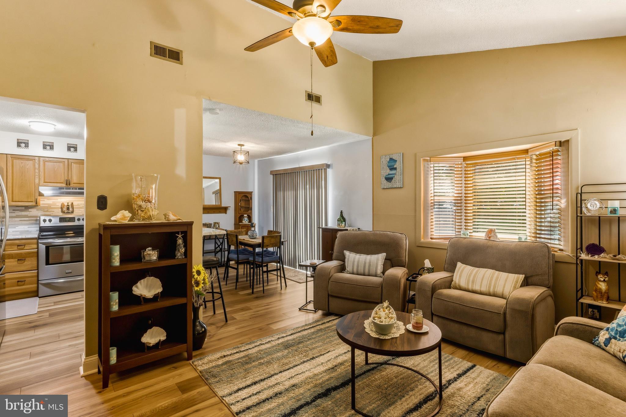 1 GEORGETOWNE