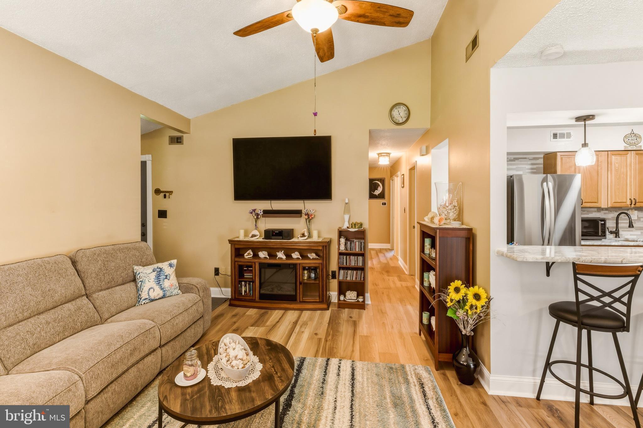 1 GEORGETOWNE