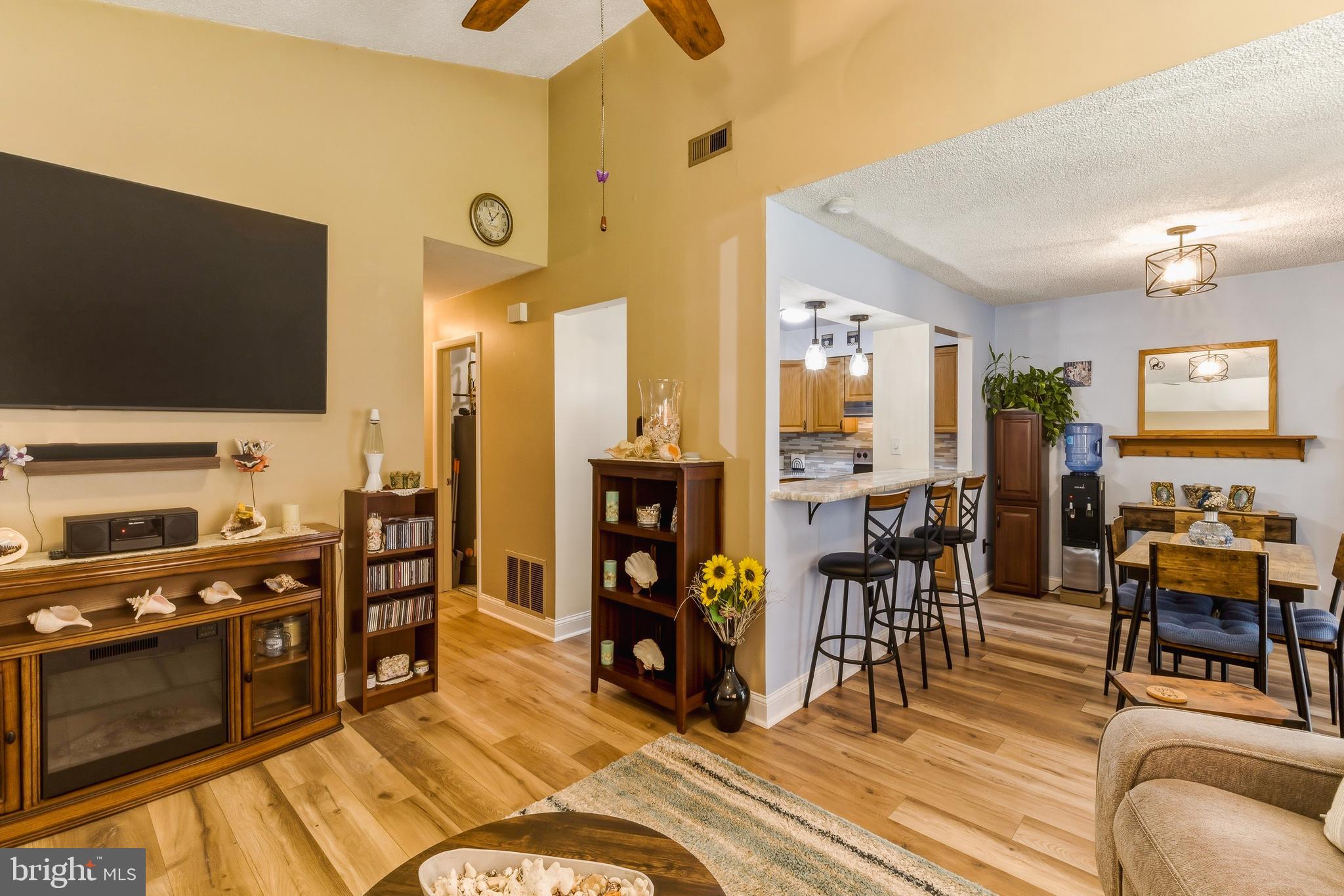 1 GEORGETOWNE