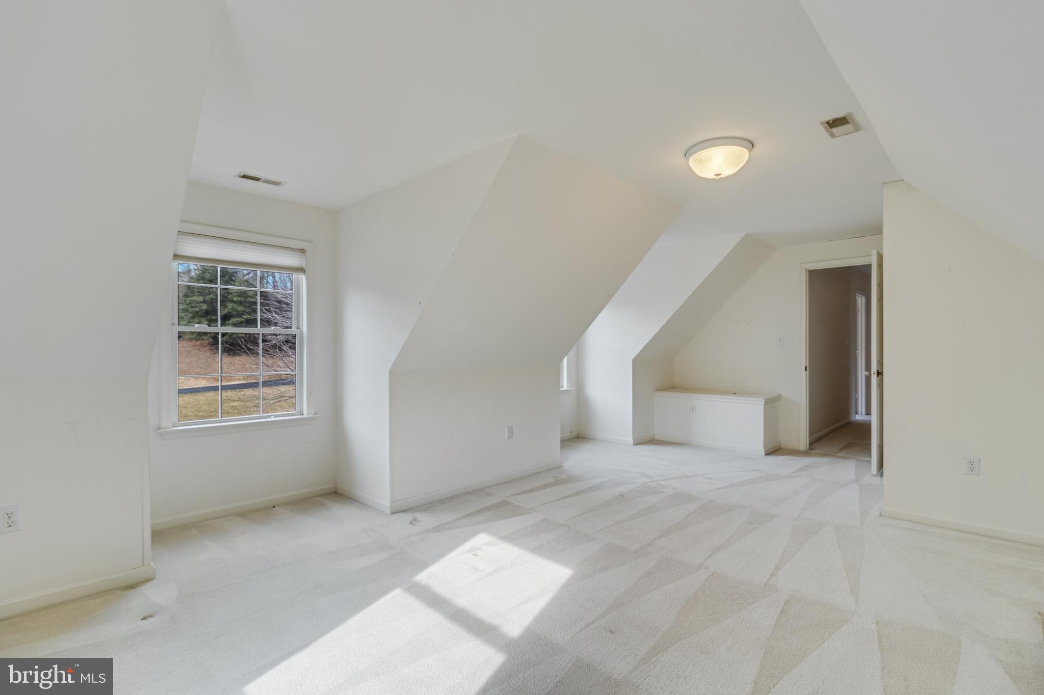 COVE POINT WOODS - Residential