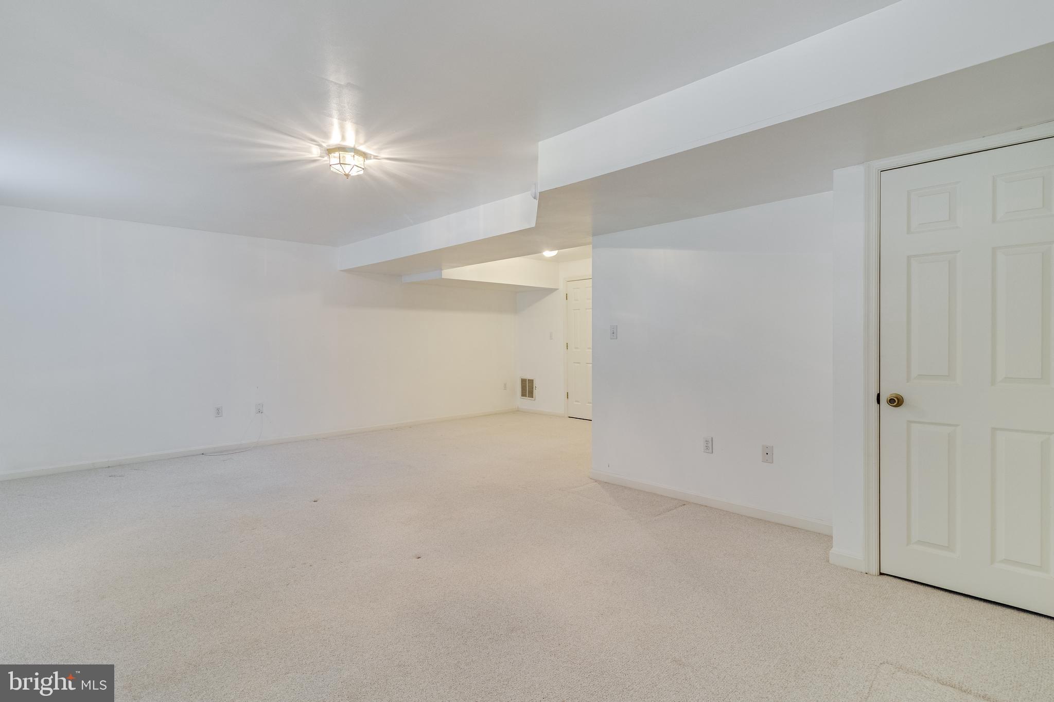 COVE POINT WOODS - Residential