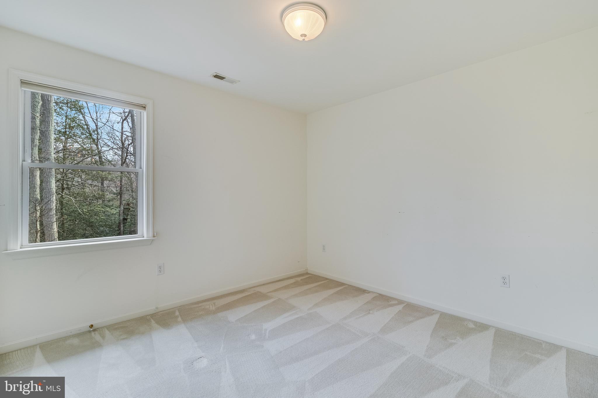 COVE POINT WOODS - Residential