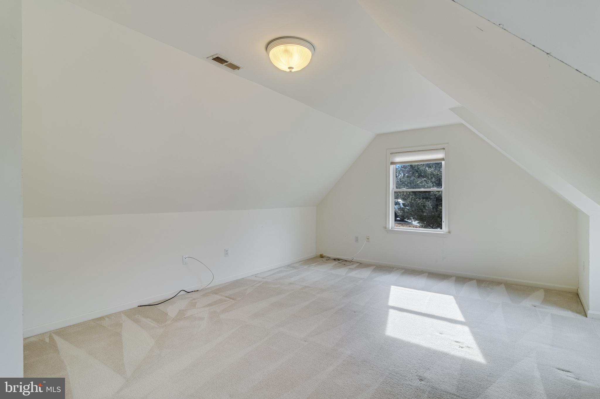 COVE POINT WOODS - Residential