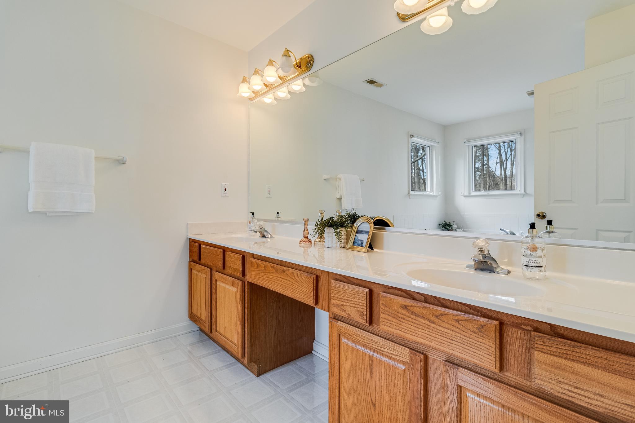 COVE POINT WOODS - Residential