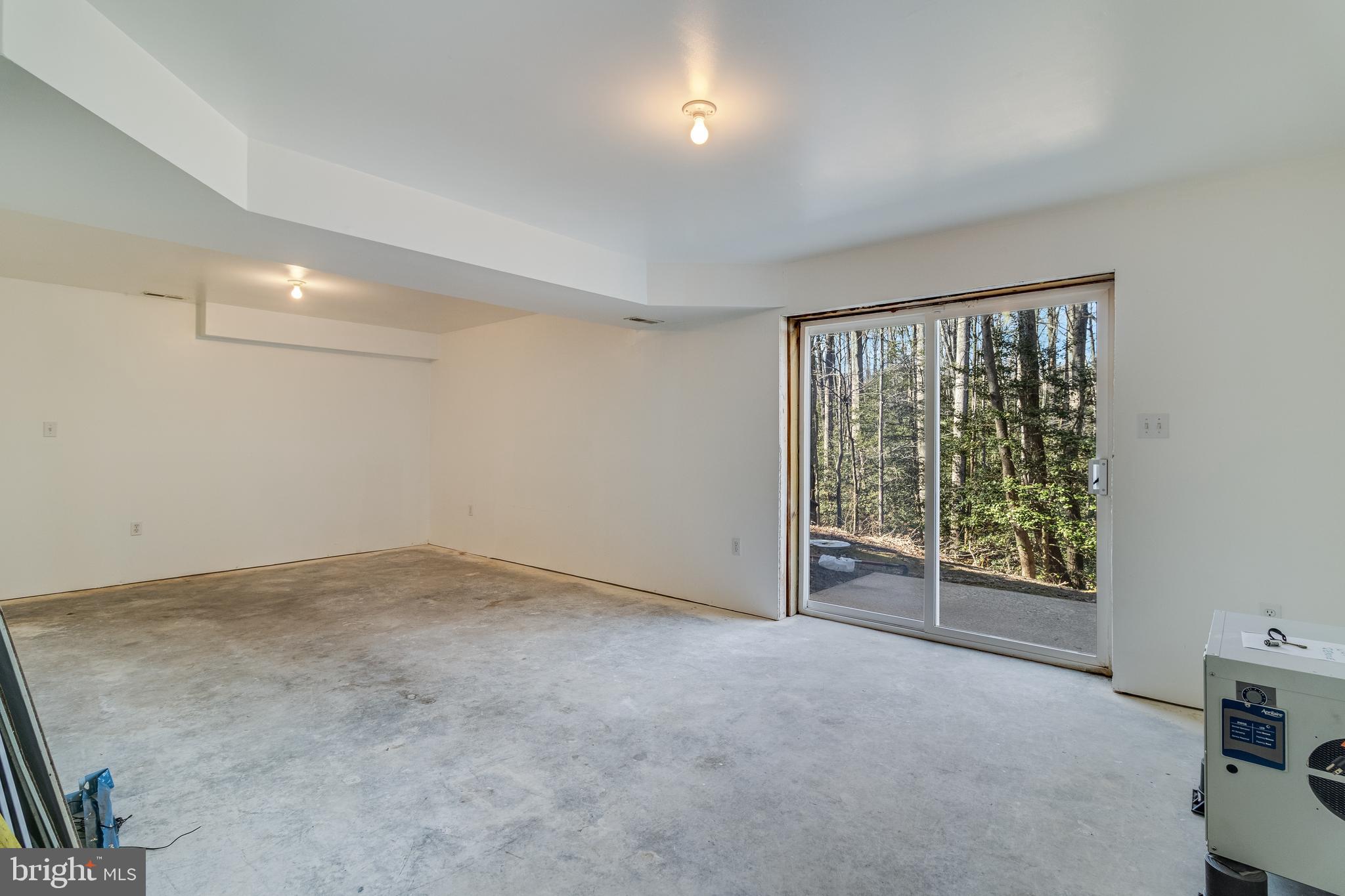 COVE POINT WOODS - Residential