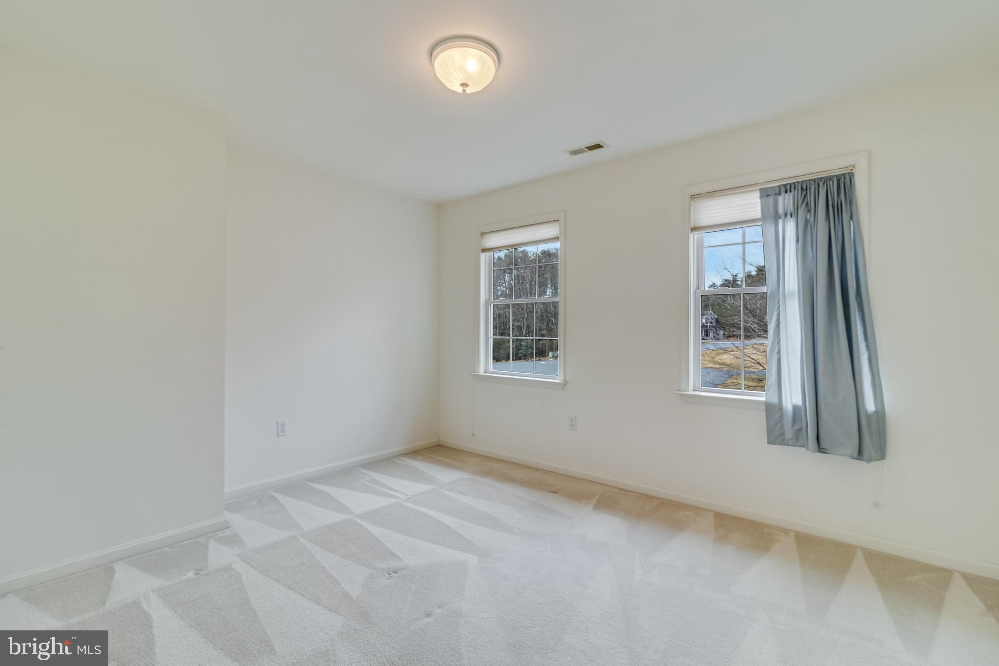 COVE POINT WOODS - Residential