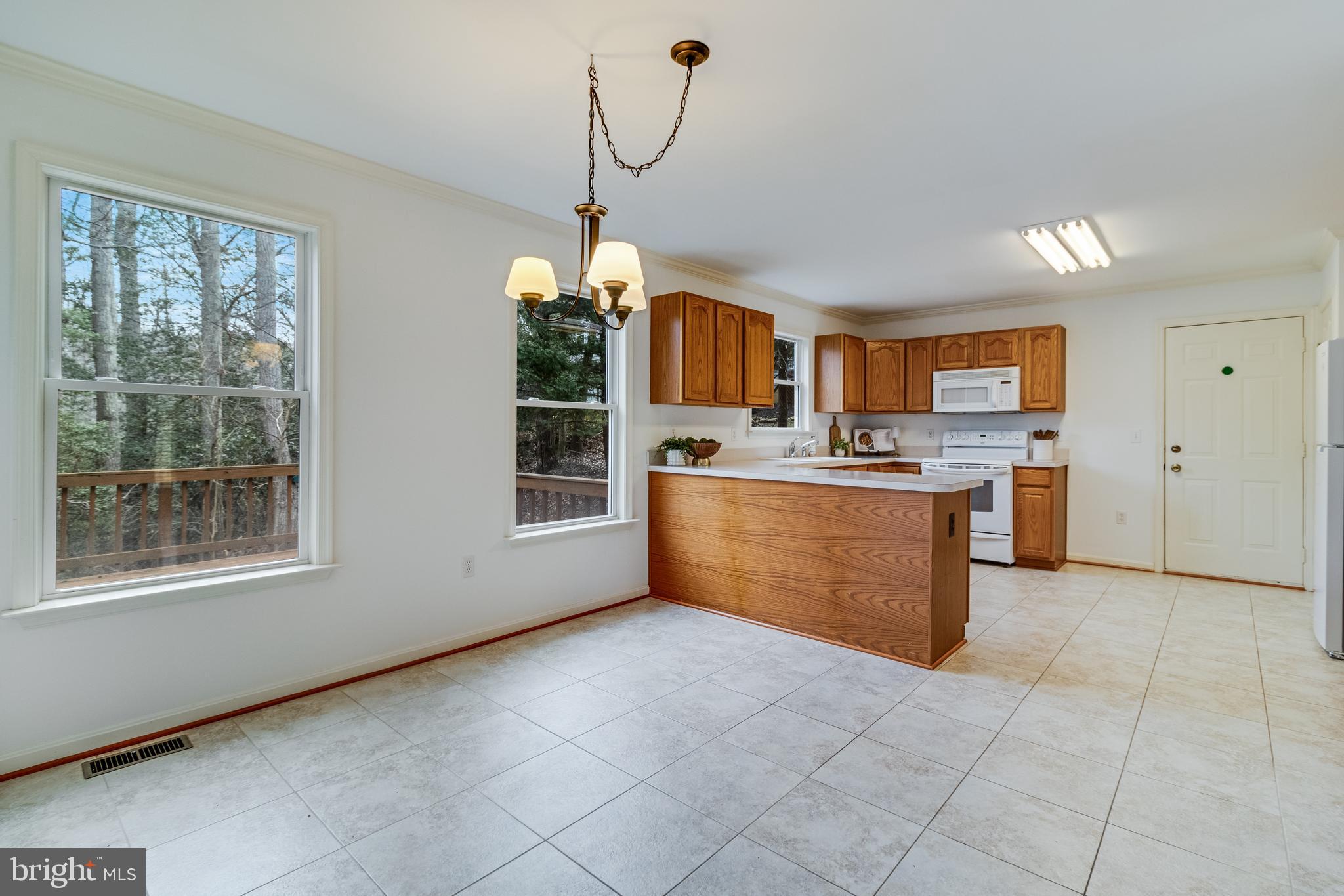 COVE POINT WOODS - Residential