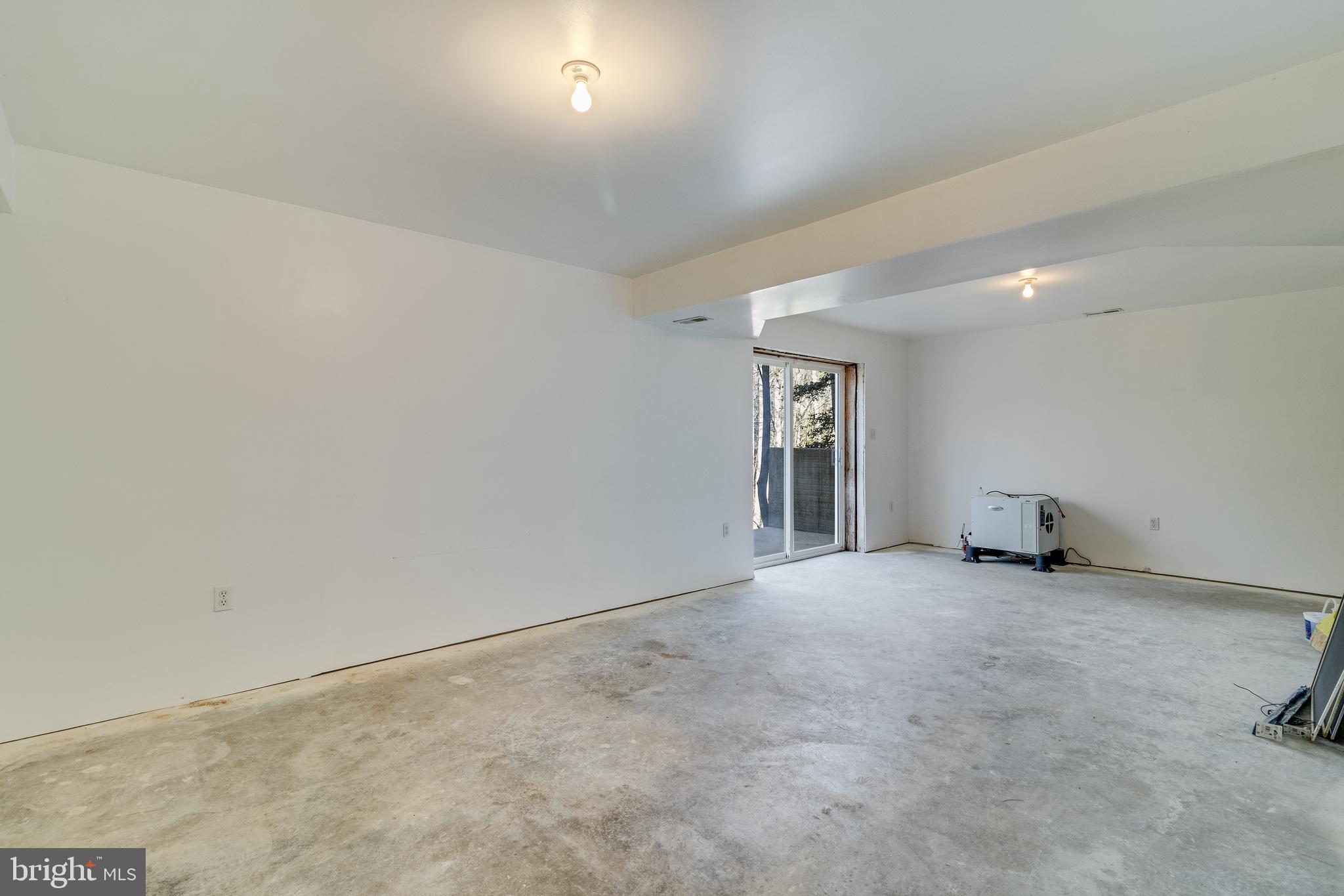 COVE POINT WOODS - Residential