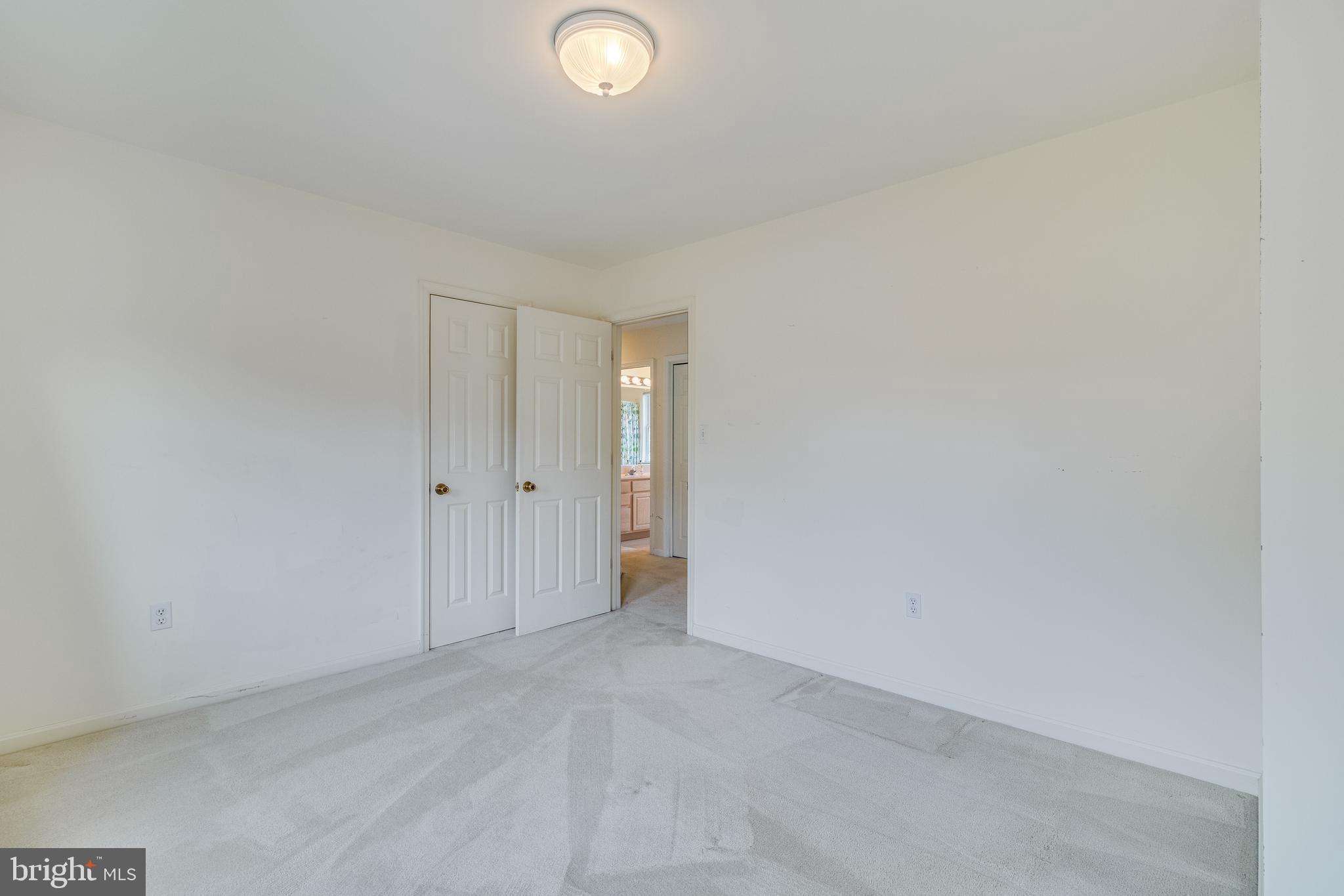 COVE POINT WOODS - Residential