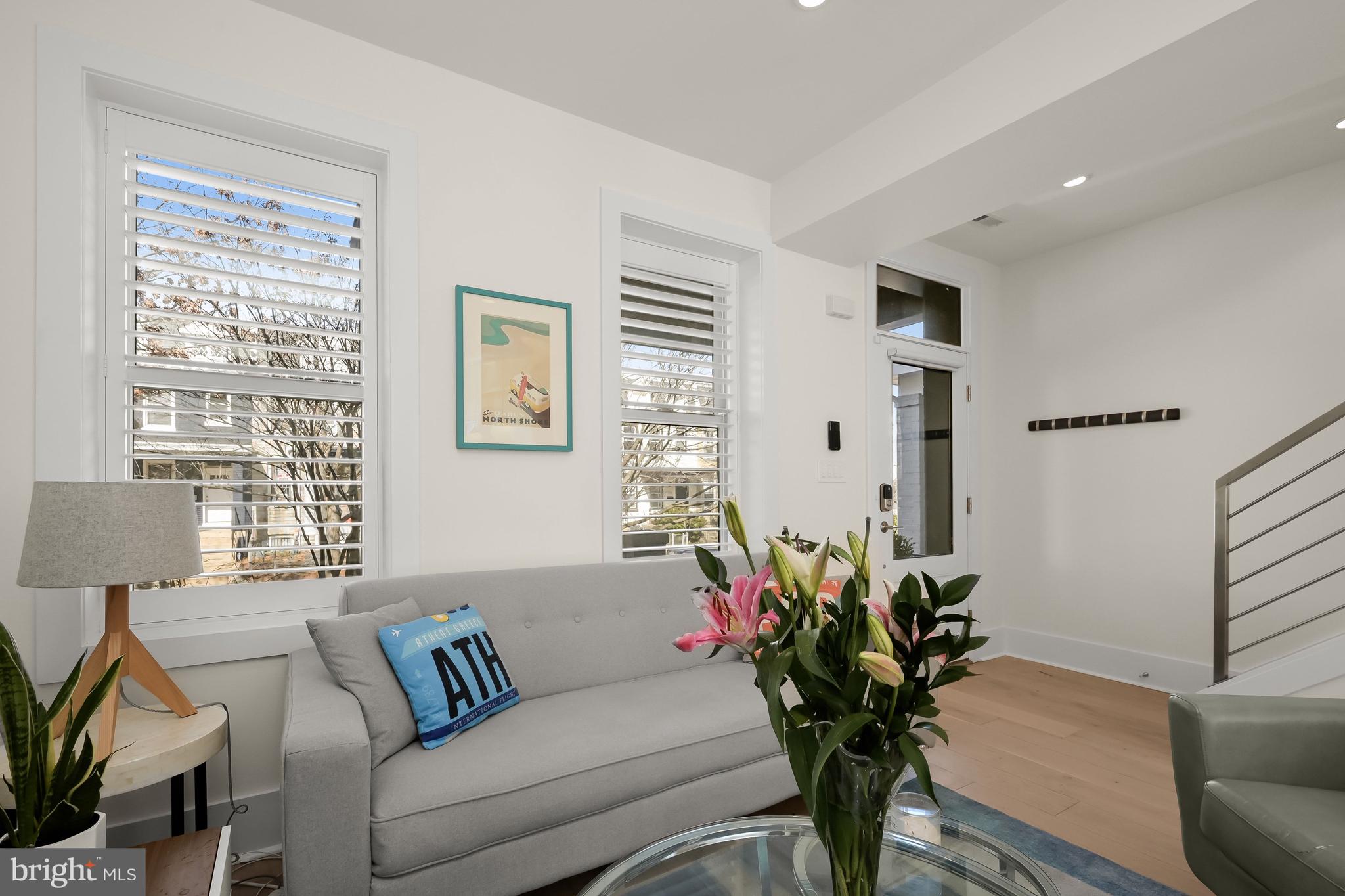 151 UHLAND TERRACE NE