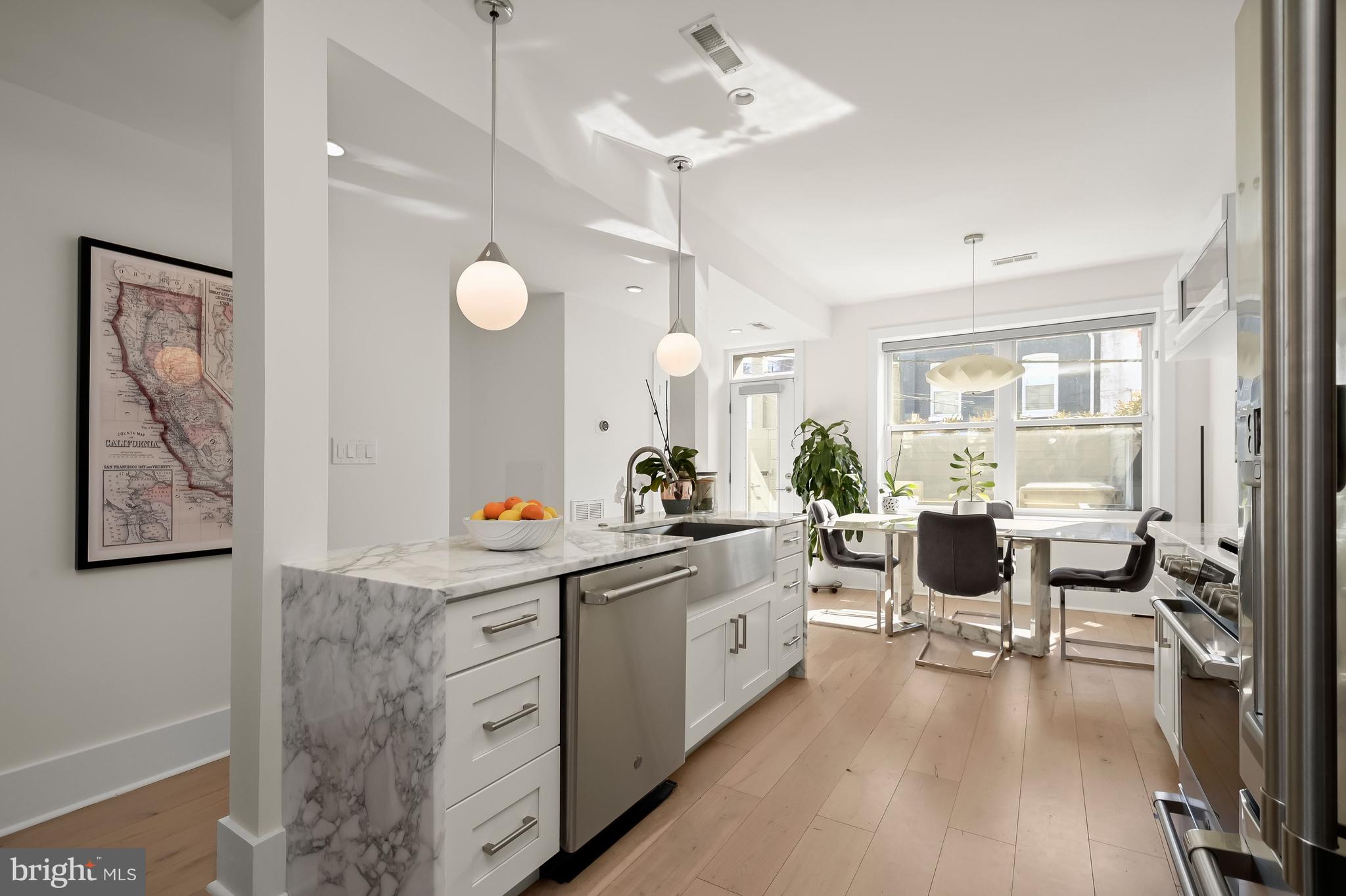 151 UHLAND TERRACE NE