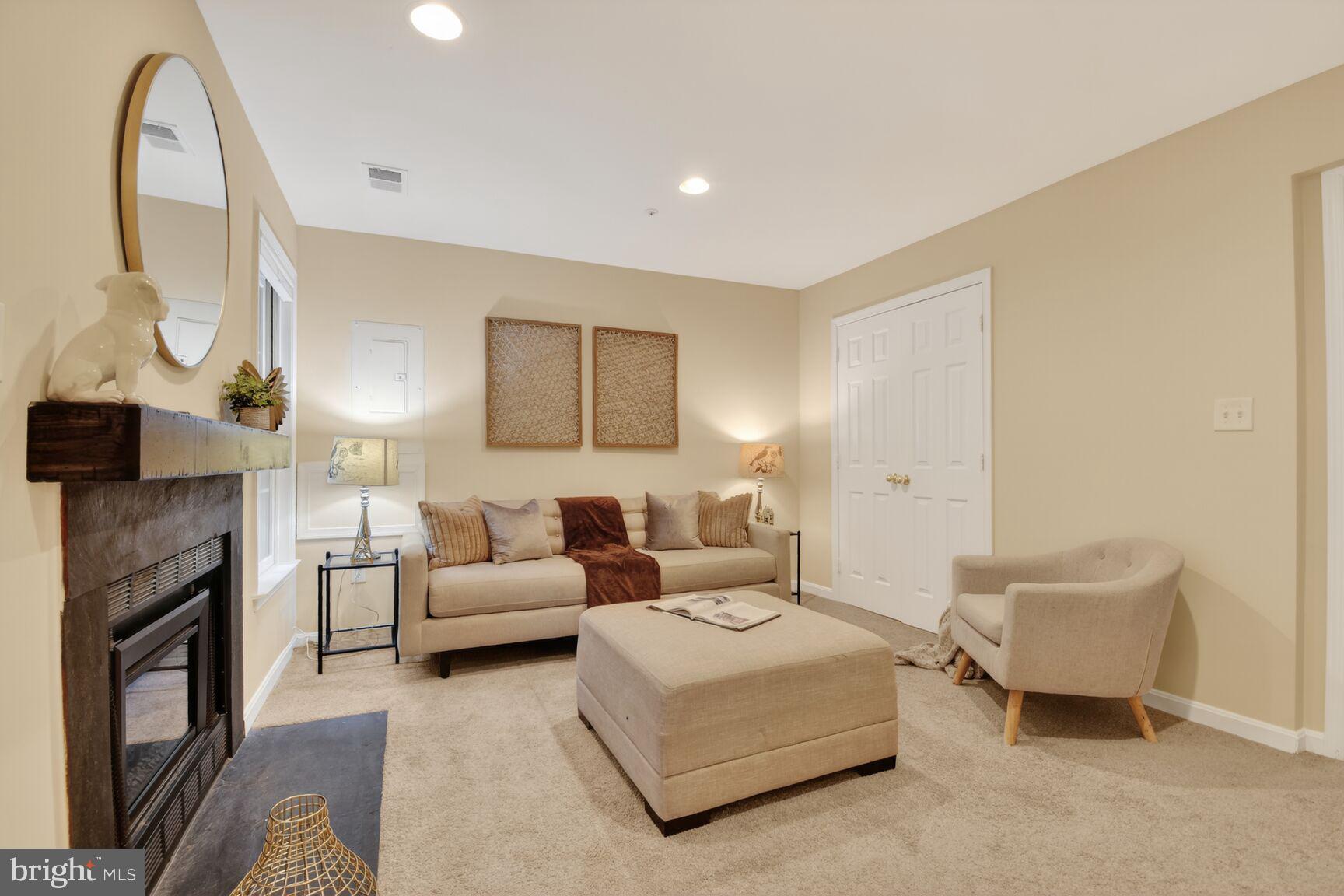 WHITLEY PARK CONDOMINIUM - Residential