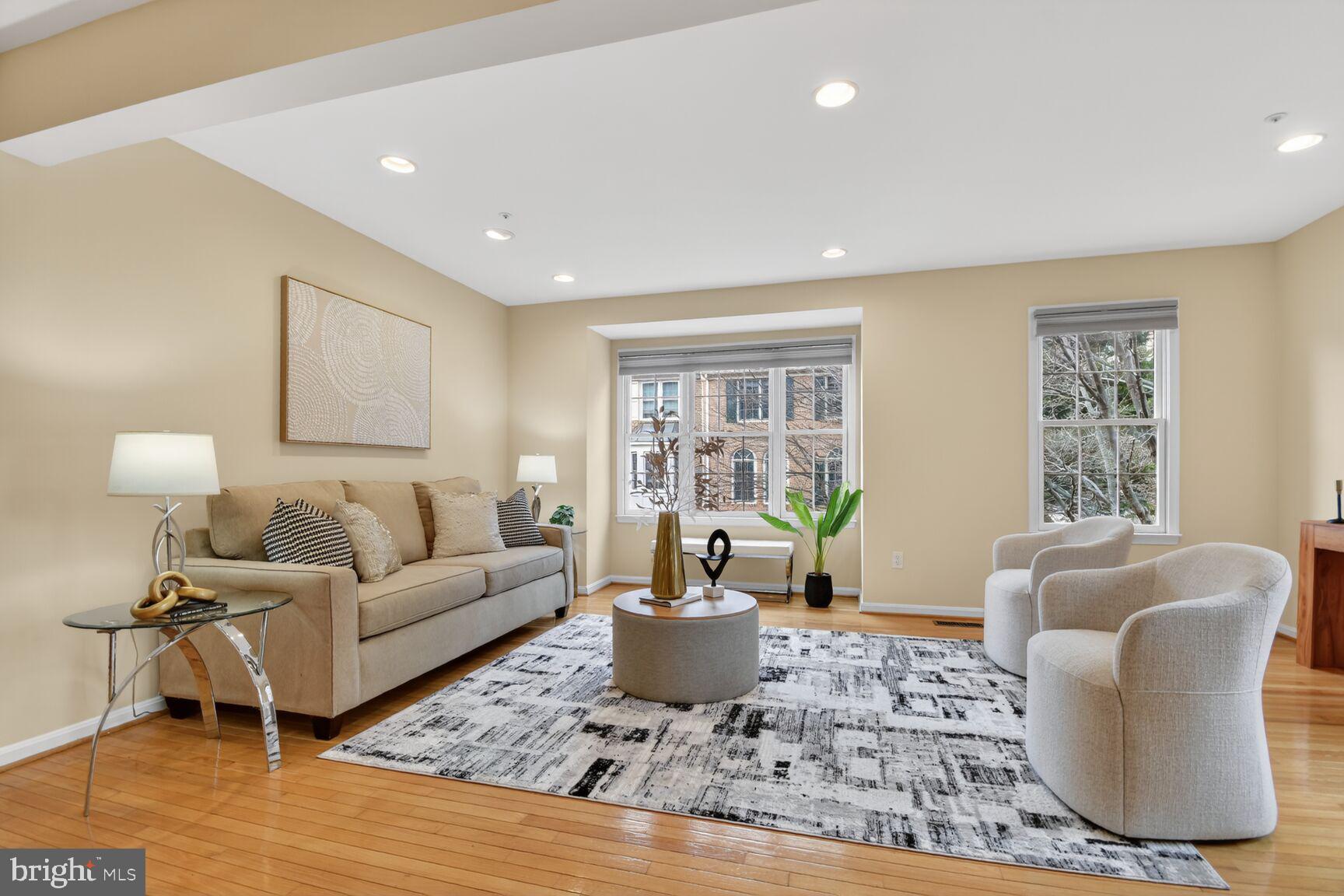 WHITLEY PARK CONDOMINIUM - Residential