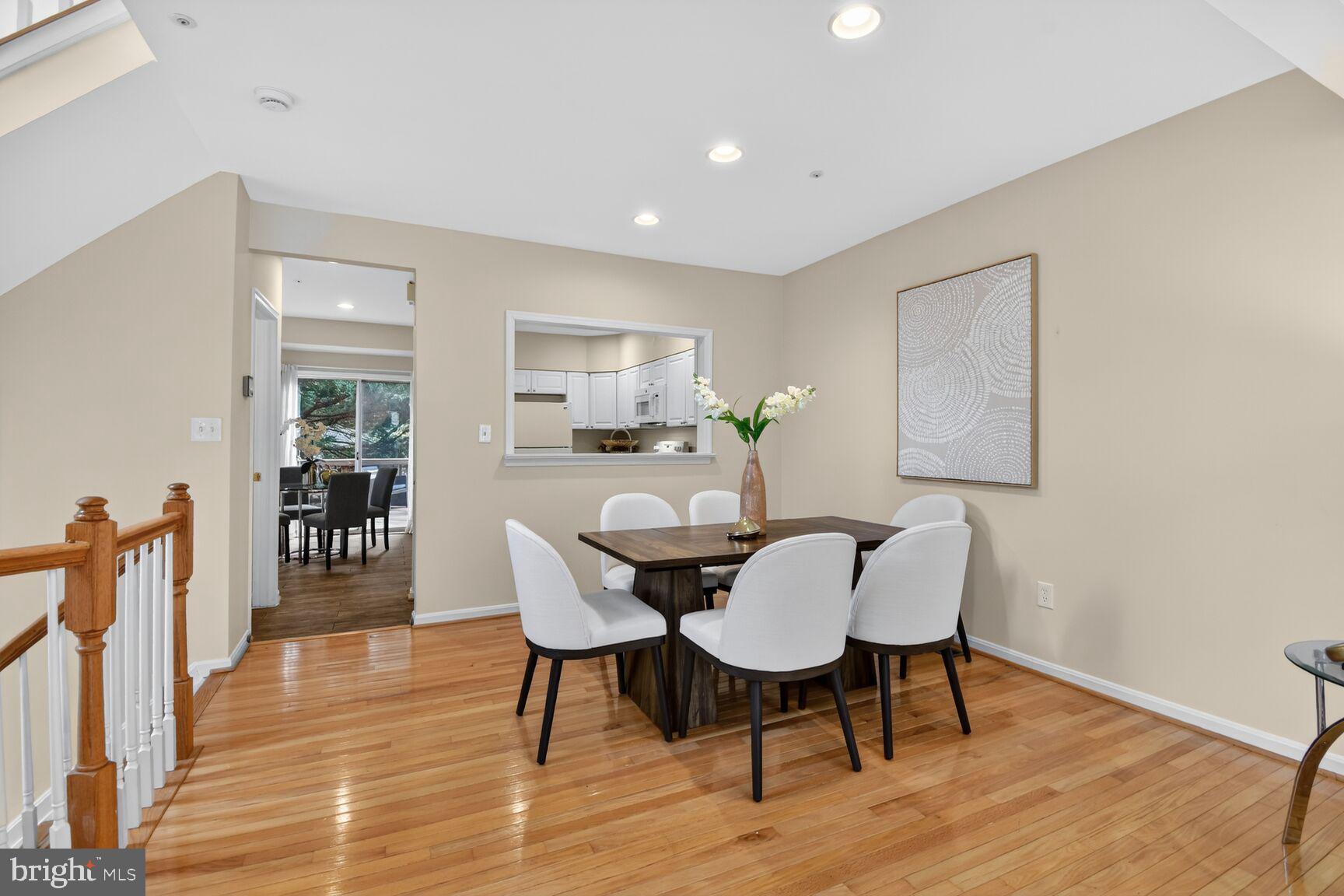 WHITLEY PARK CONDOMINIUM - Residential